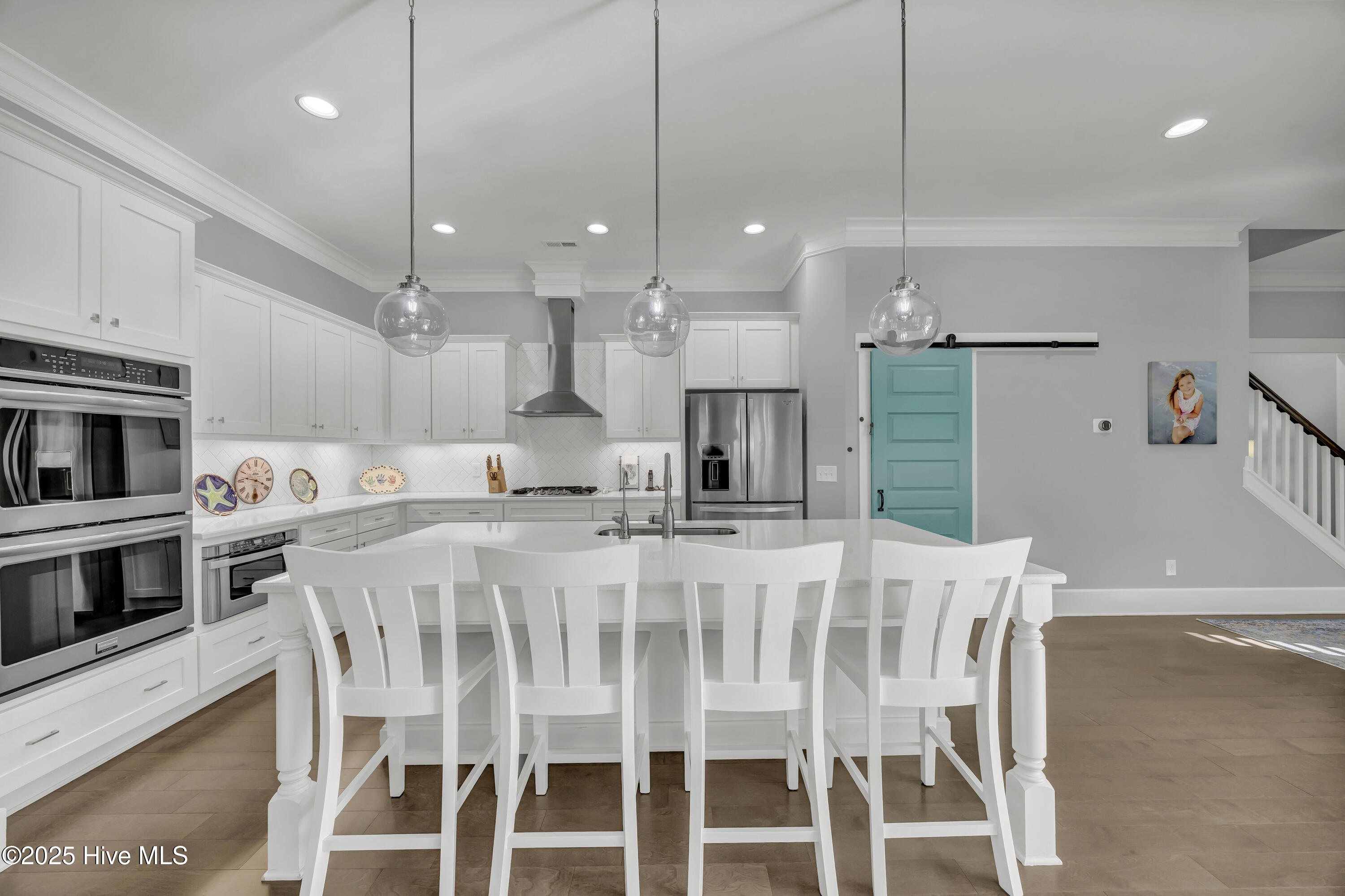 100538273 | Photo 15