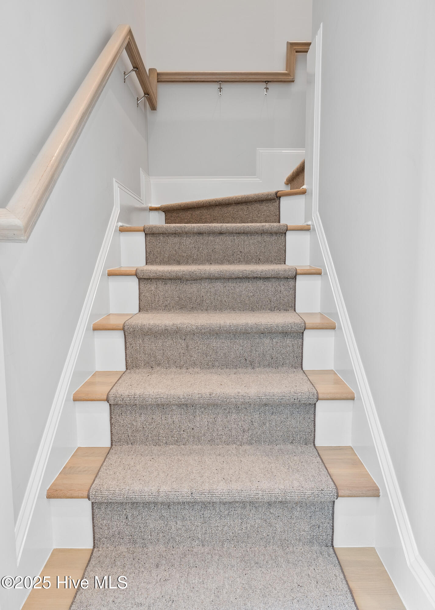 100543800 | Photo 26