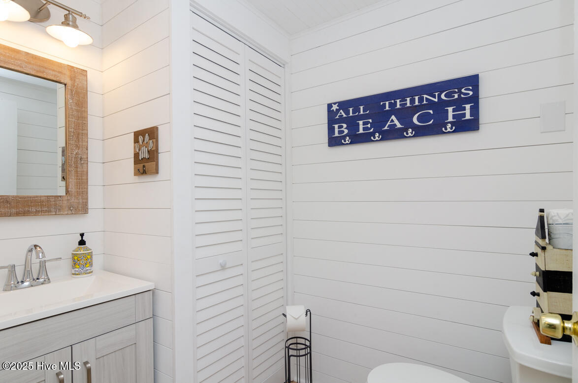 100564062 | Photo 27