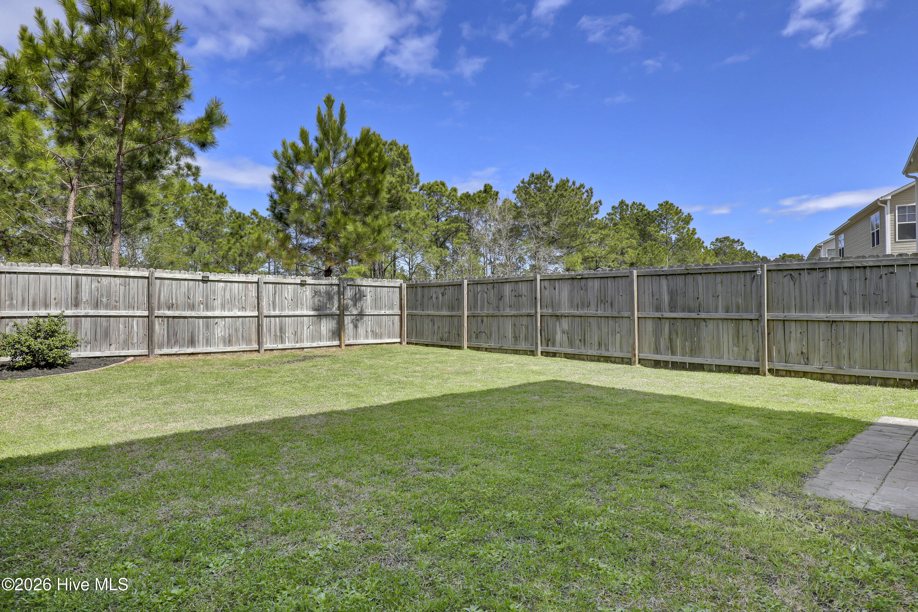 100560306 | Photo 28