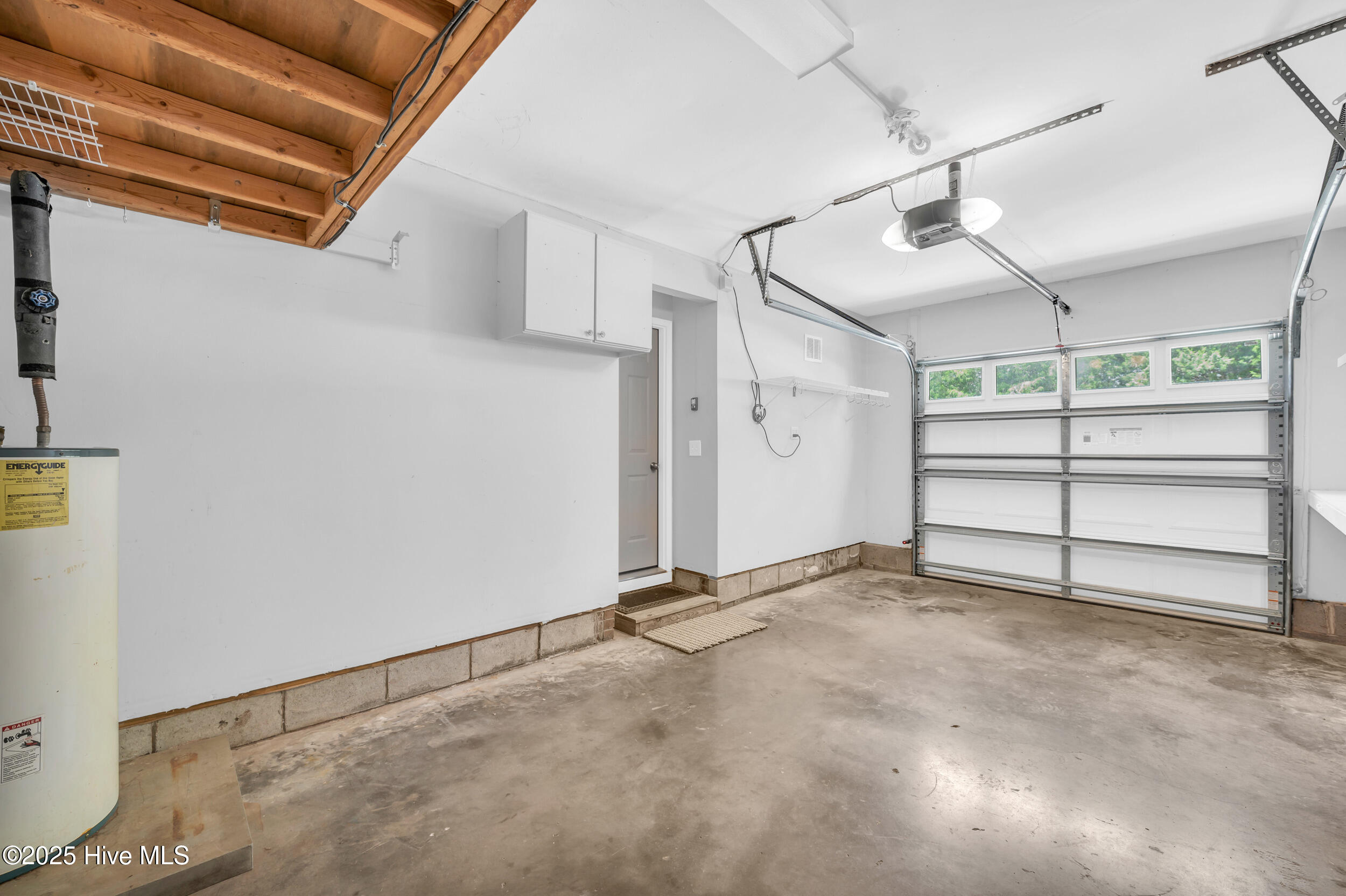 100532277 | Photo 41