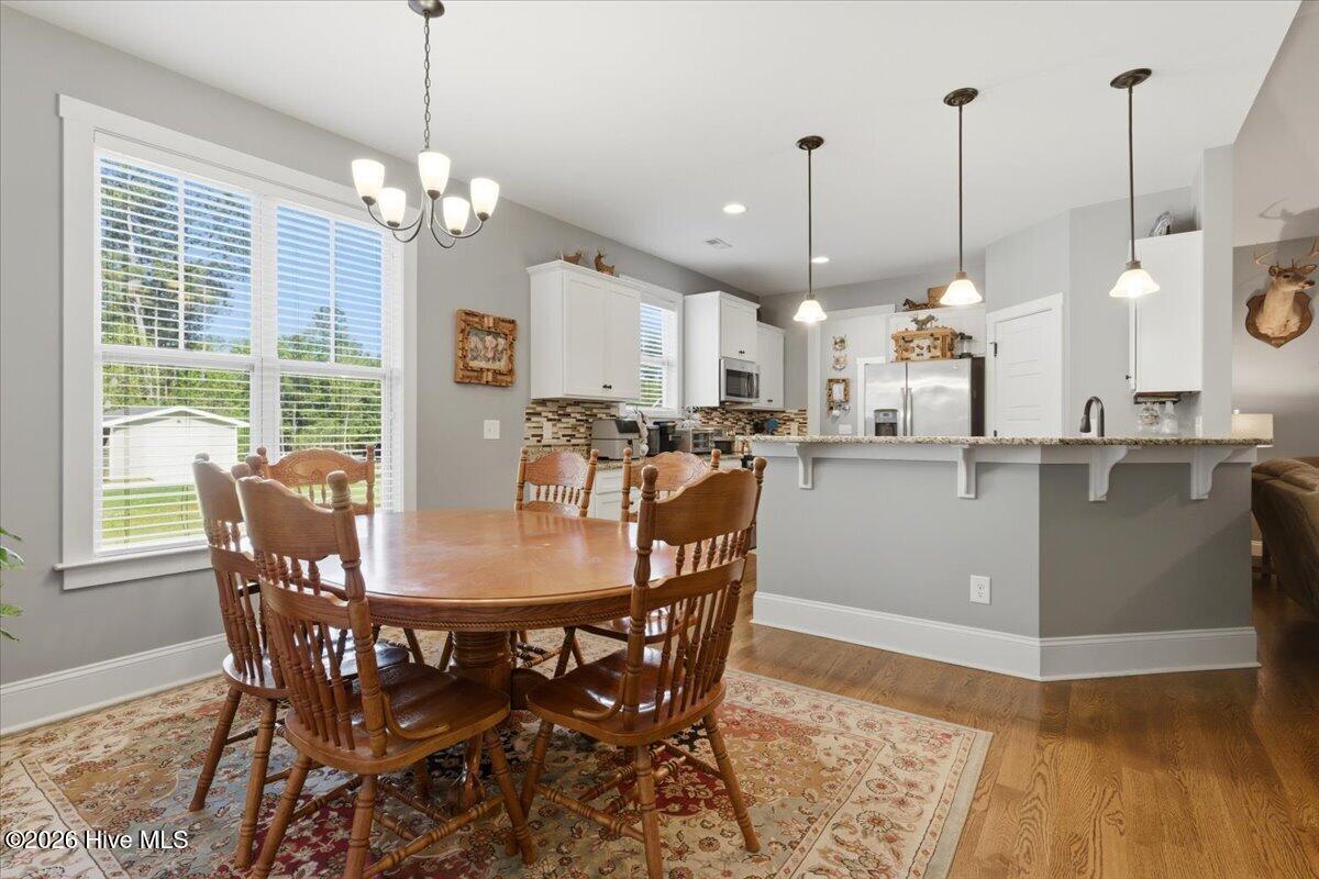 100568053 | Photo 23