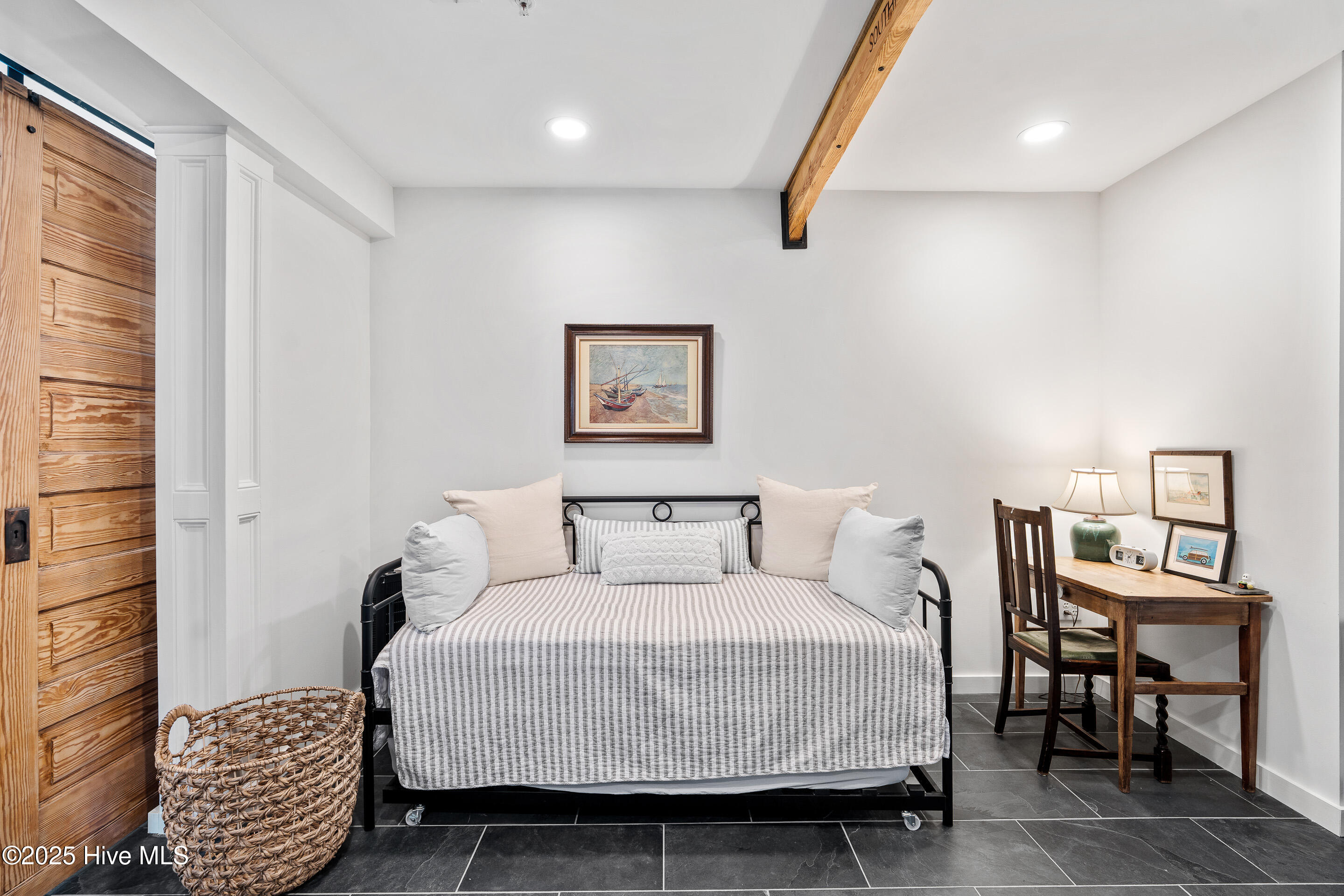 100531828 | Photo 30