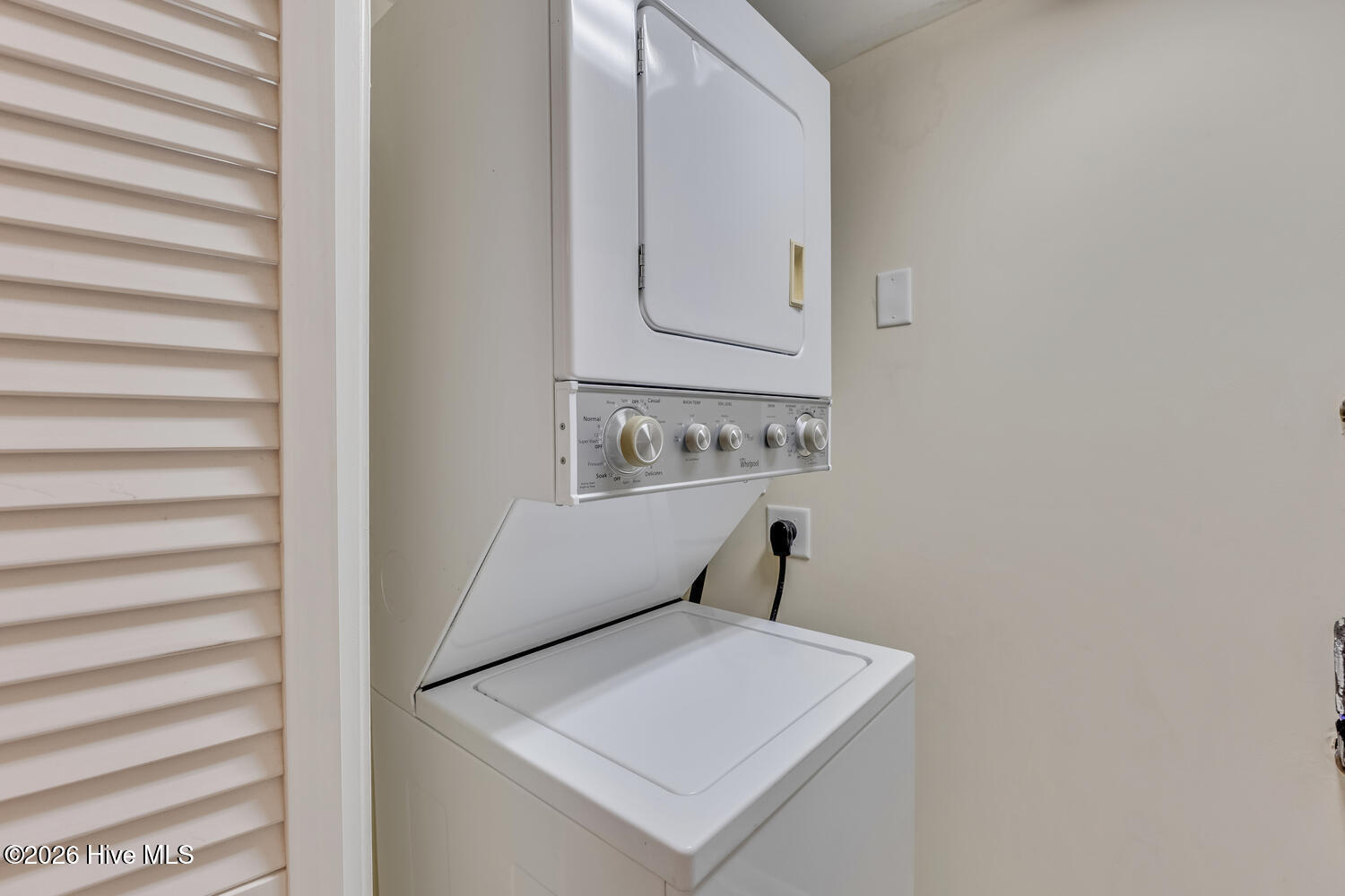 100561706 | Photo 25