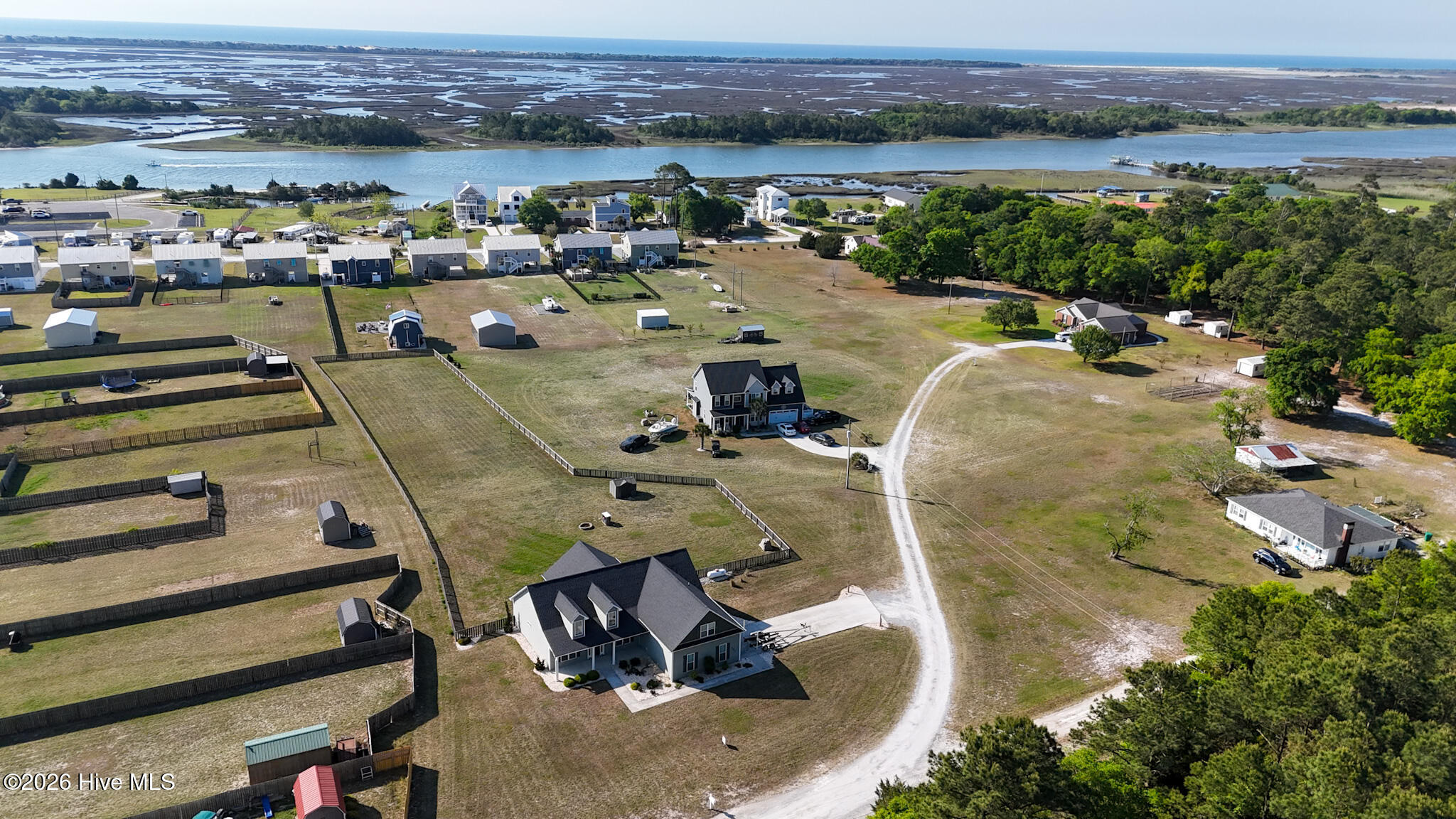 100568858 | Photo 26