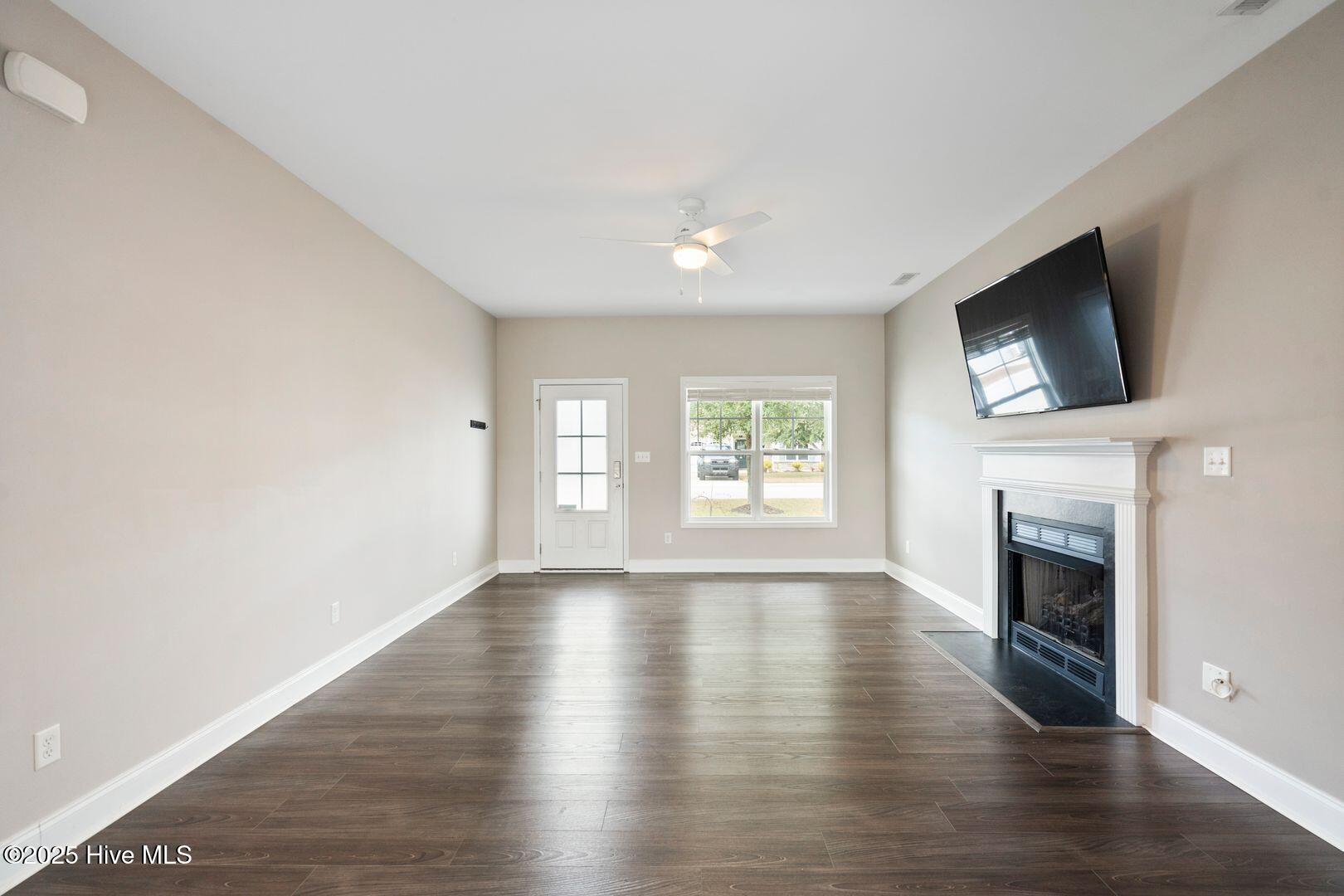 111 Saw Grass Drive, Maple Hill, NC 28454 – photo 8: 6931c3b4edec4a6464ea4b44