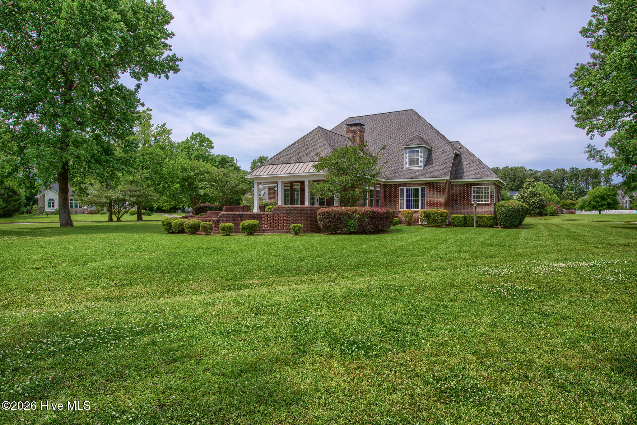 100570266 | Photo 70