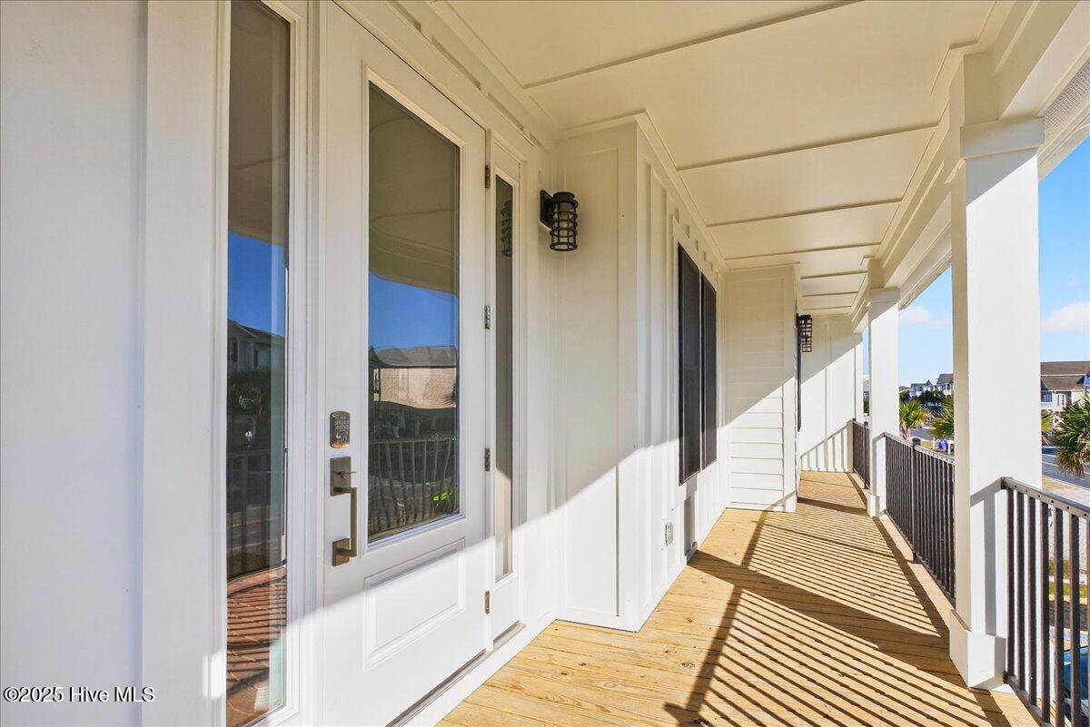 100542941 | Photo 58