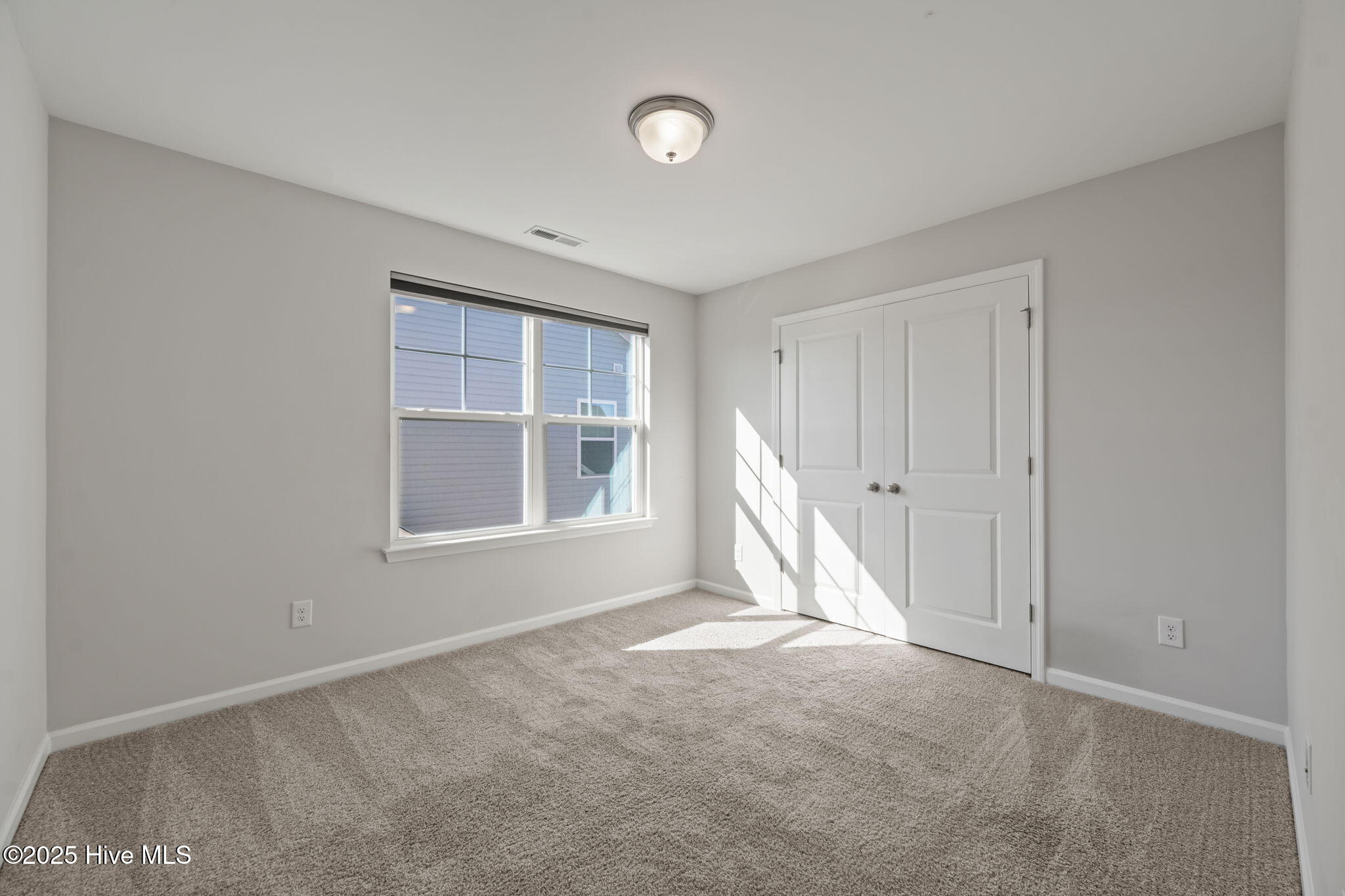 100529774 | Photo 24