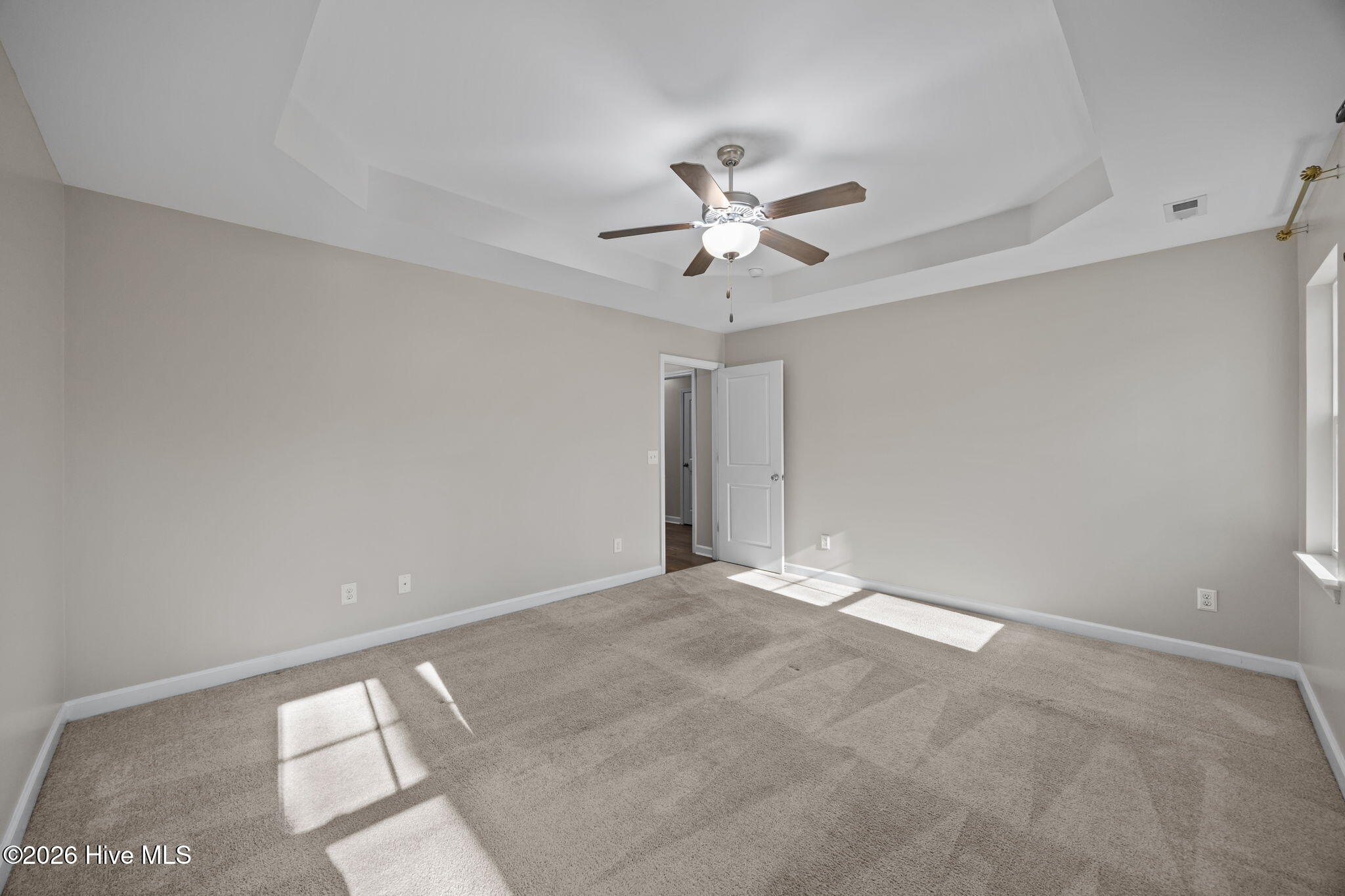 100553679 | Photo 17