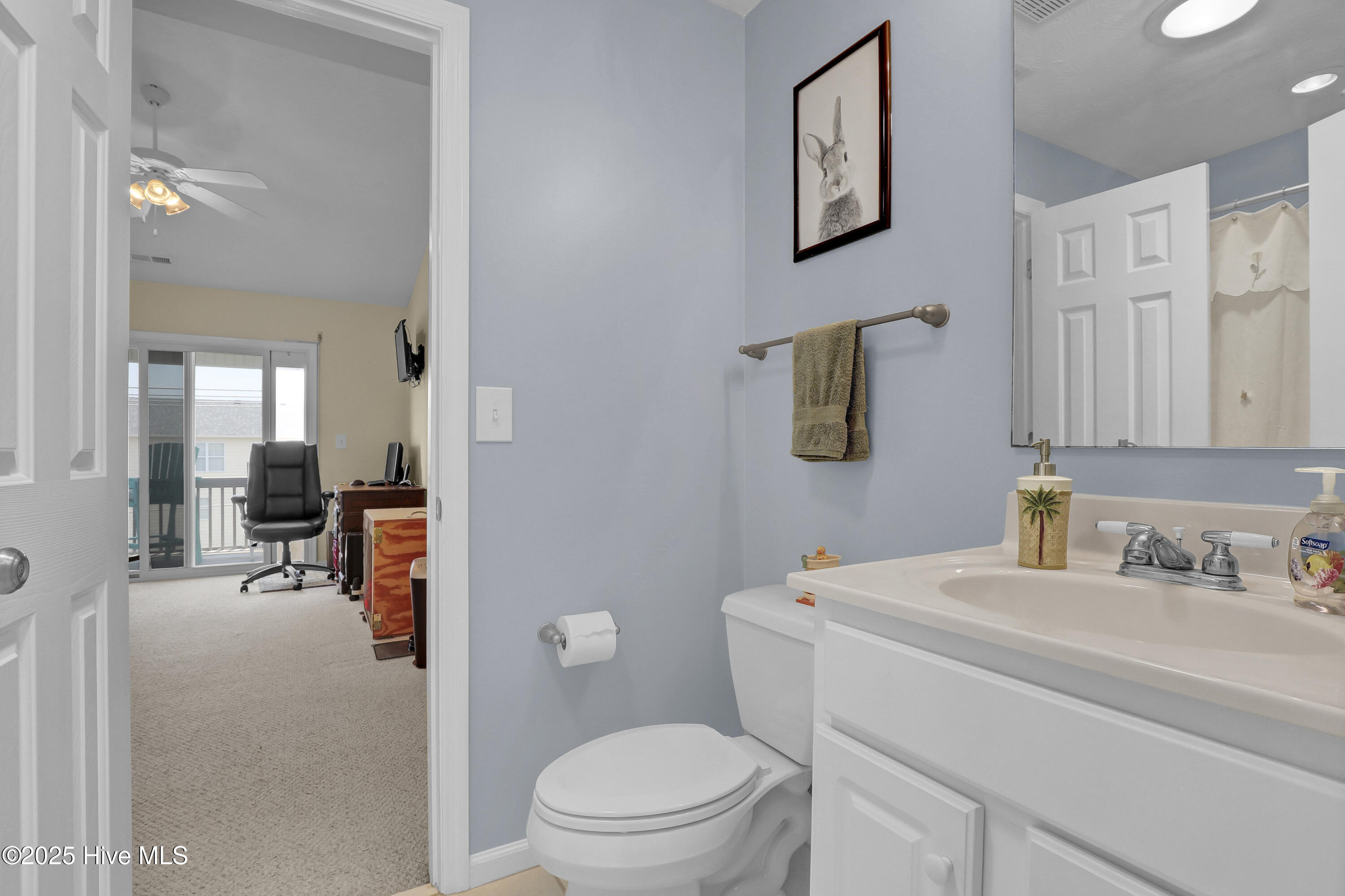 100548712 | Photo 29