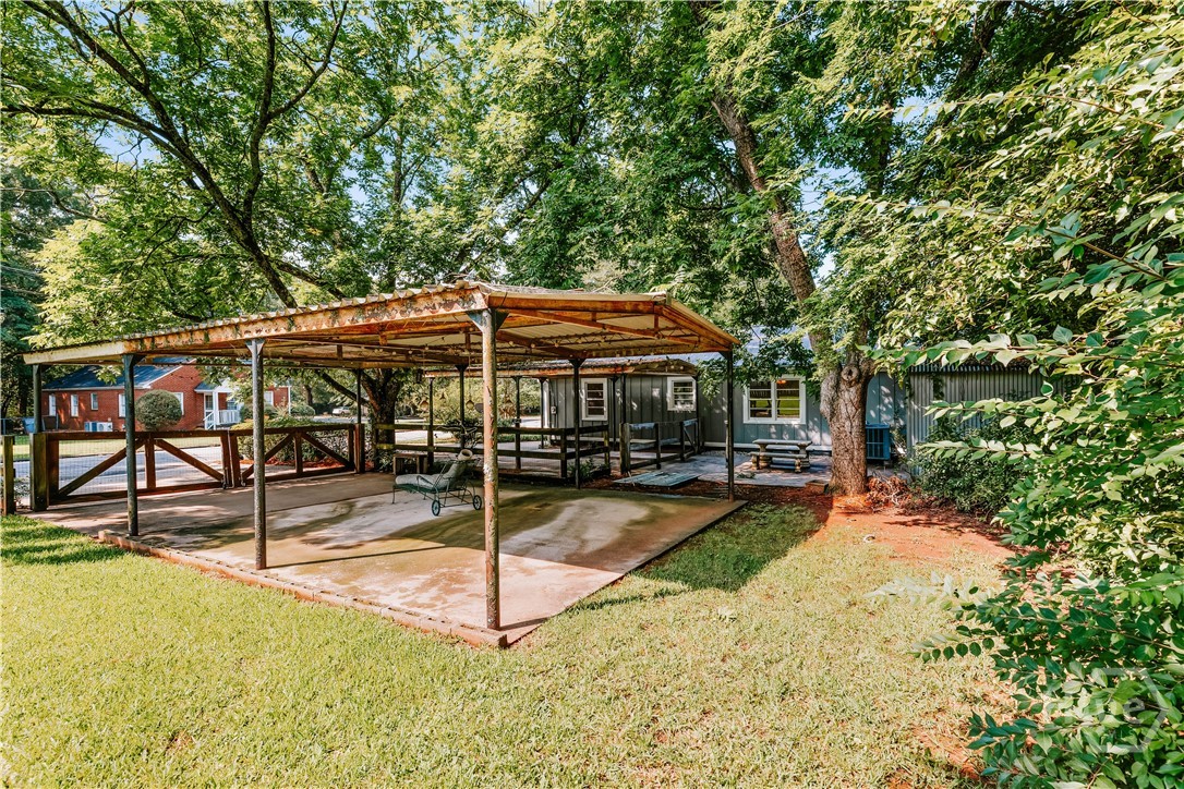 406 Sunset Drive