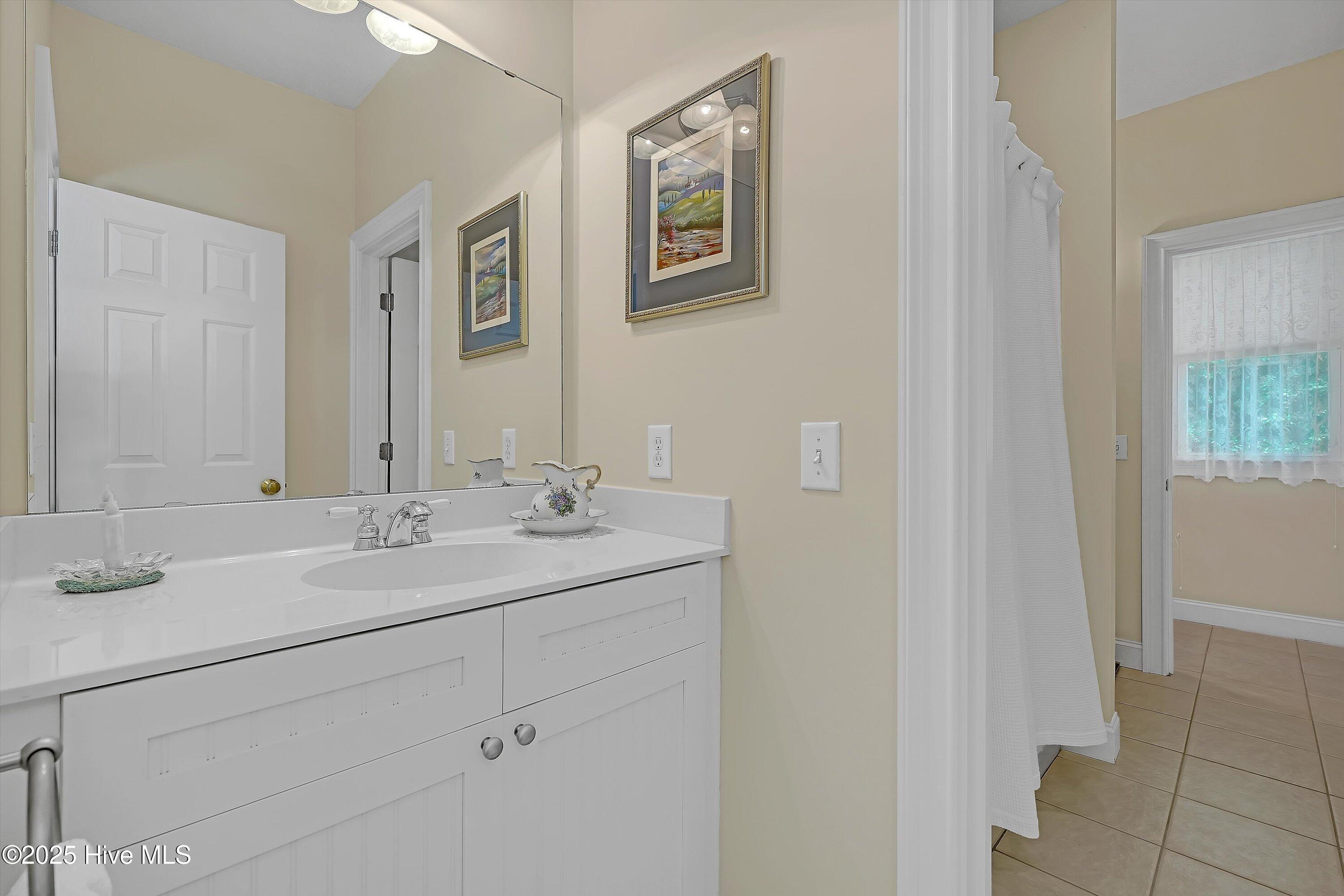 100521438 | Photo 35