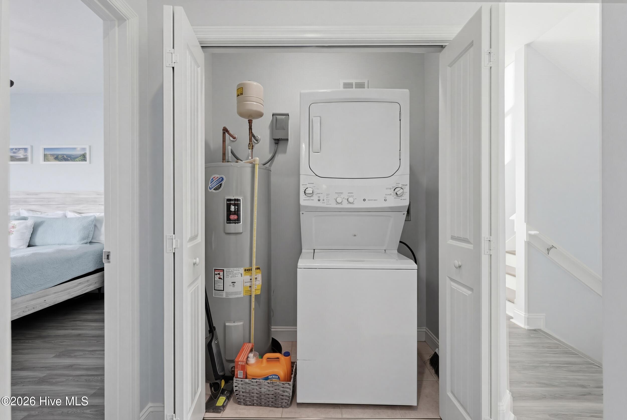 100565871 | Photo 25