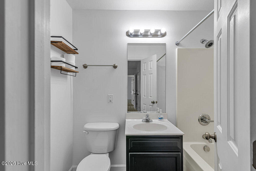 100566367 | Photo 14