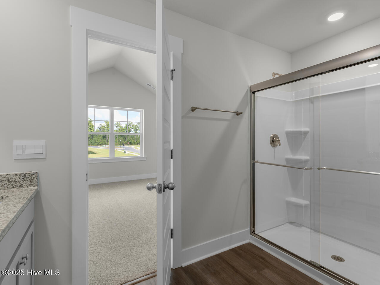 100508458 | Photo 23