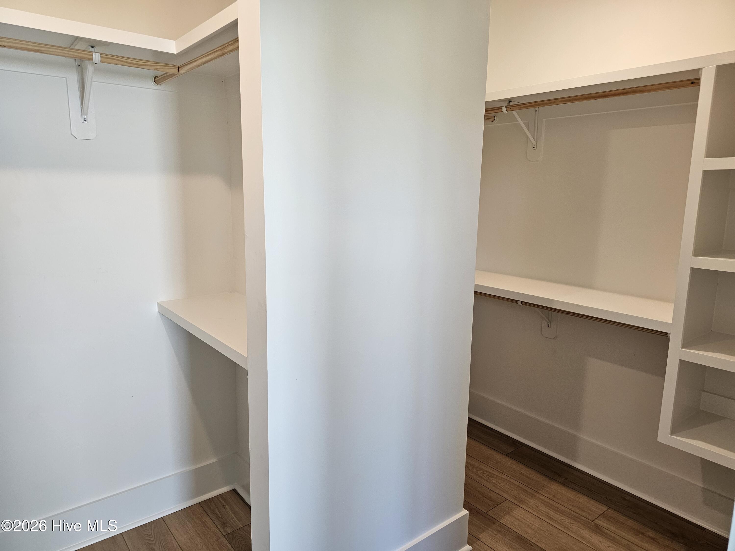 100560866 | Photo 10