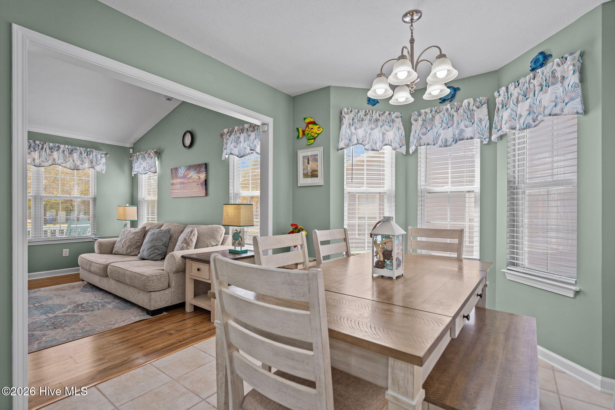 100564020 | Photo 12