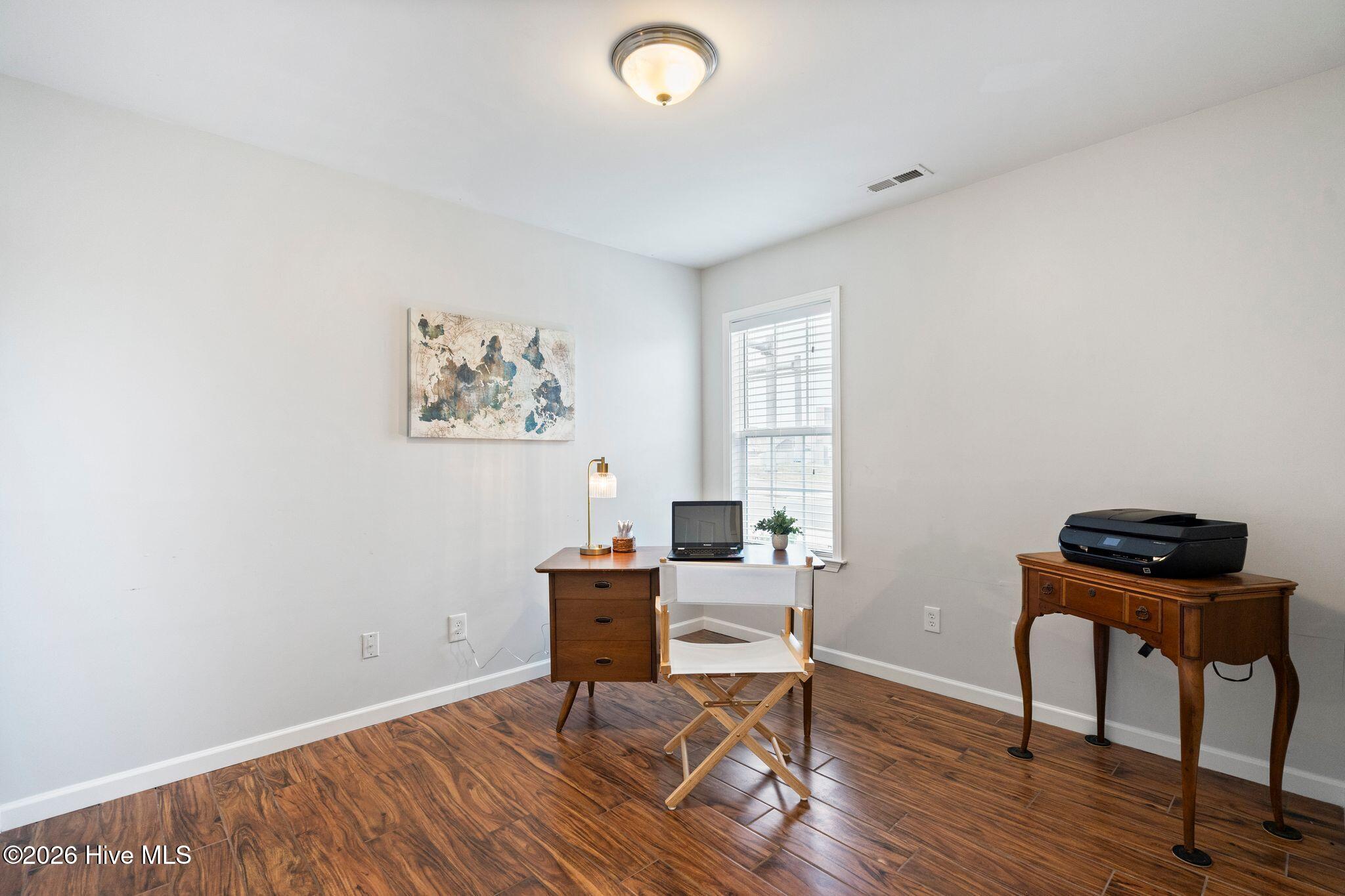 100557294 | Photo 41