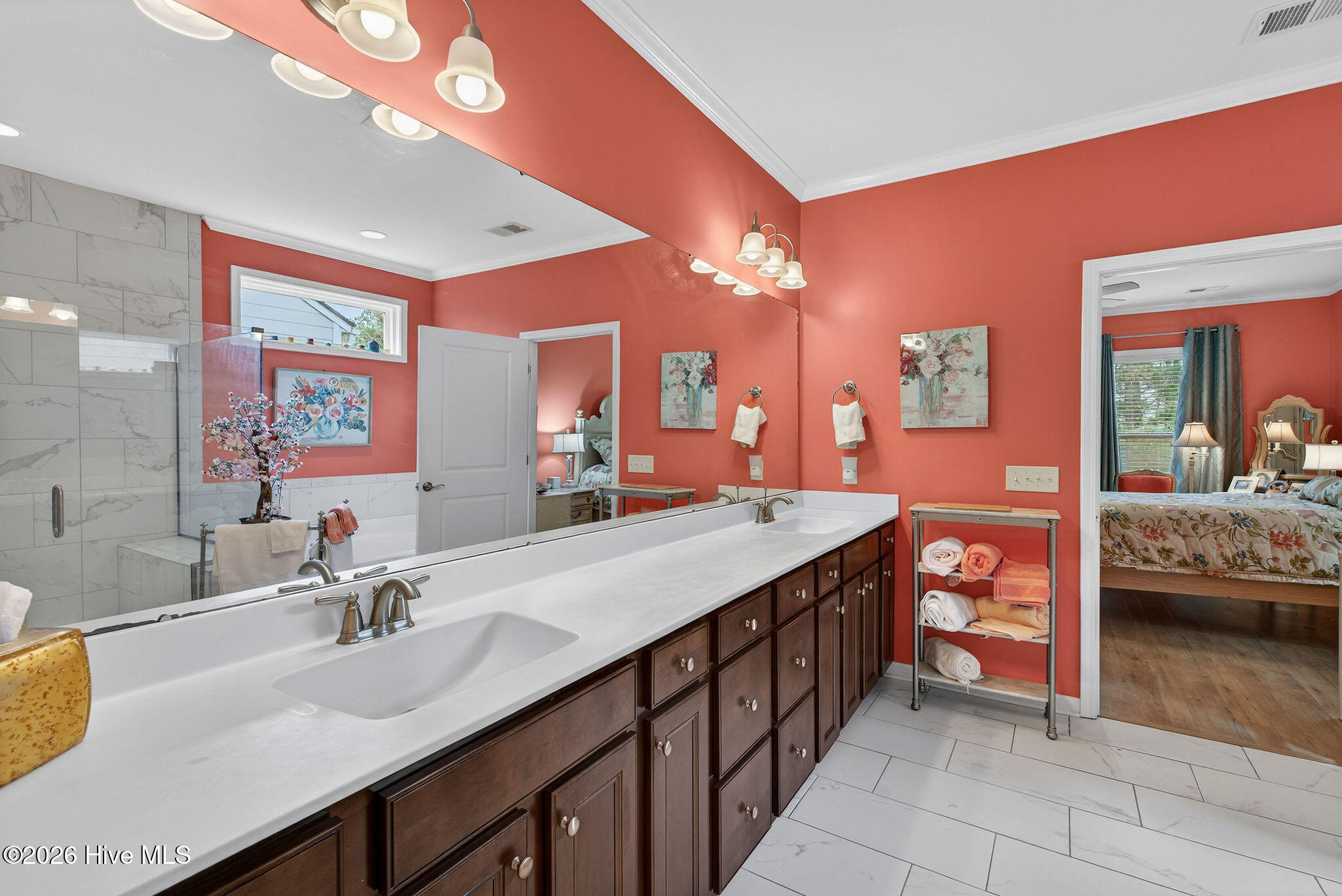 100560495 | Photo 23