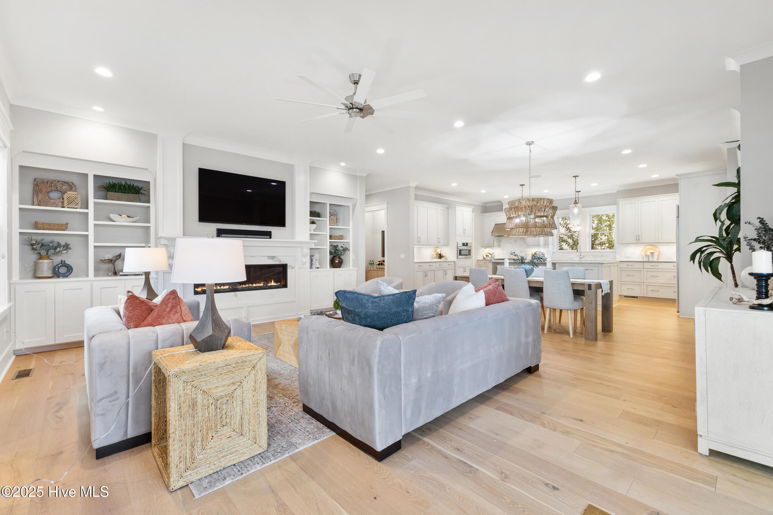 100535952 | Photo 21