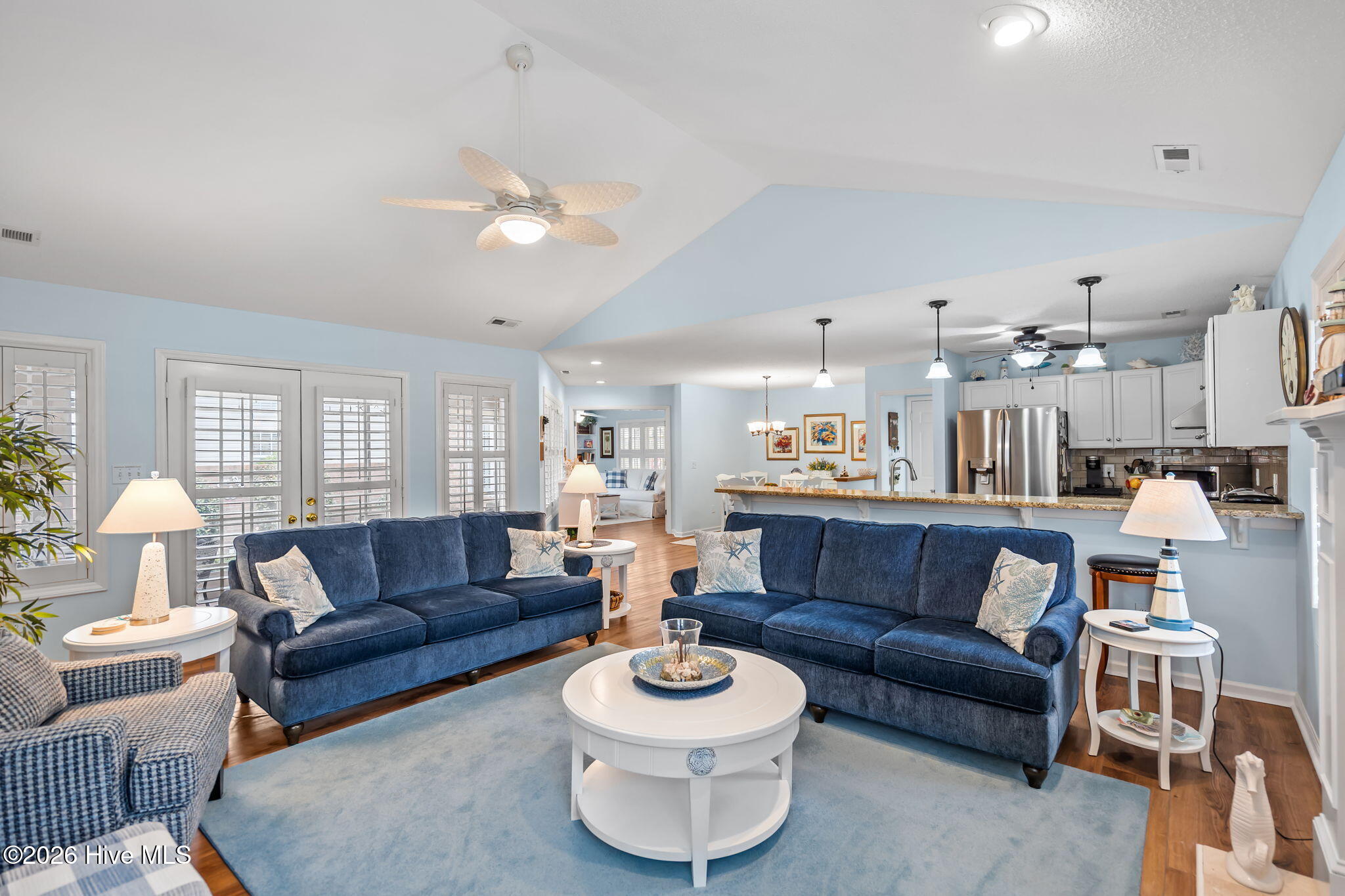 100557863 | Photo 22