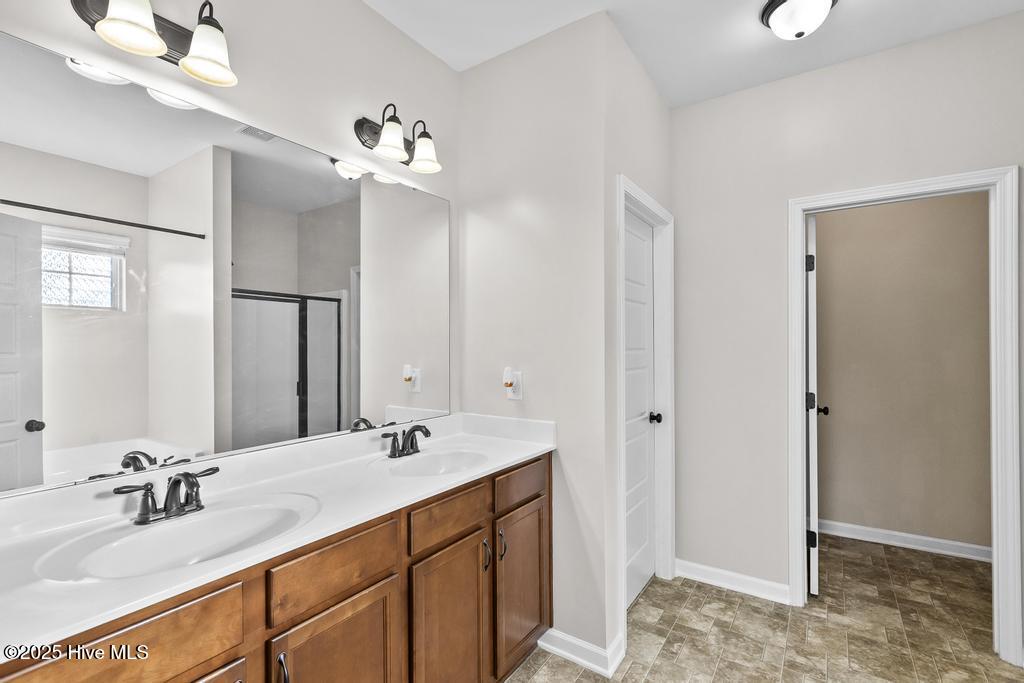 100536602 | Photo 21