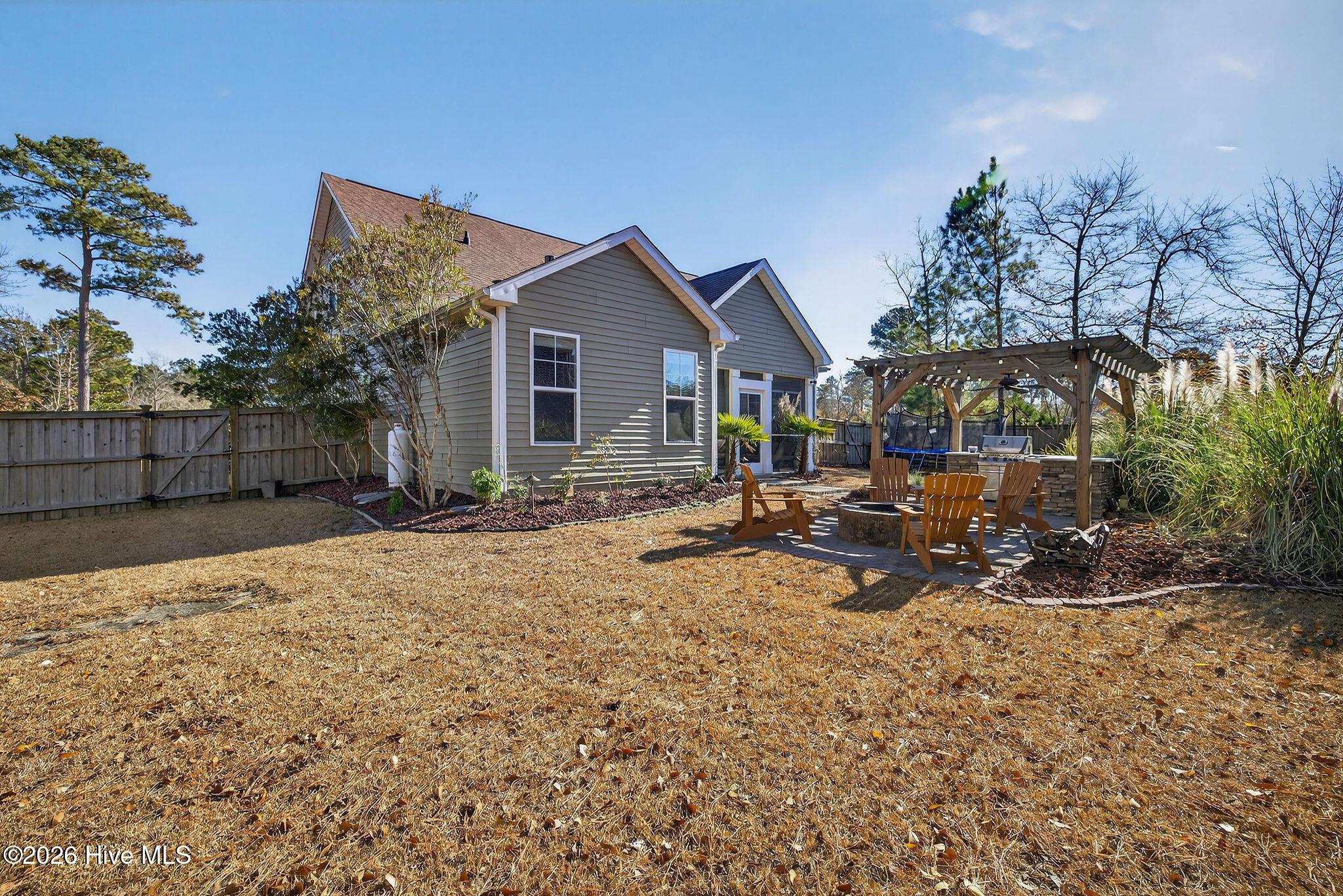 100547189 | Photo 49