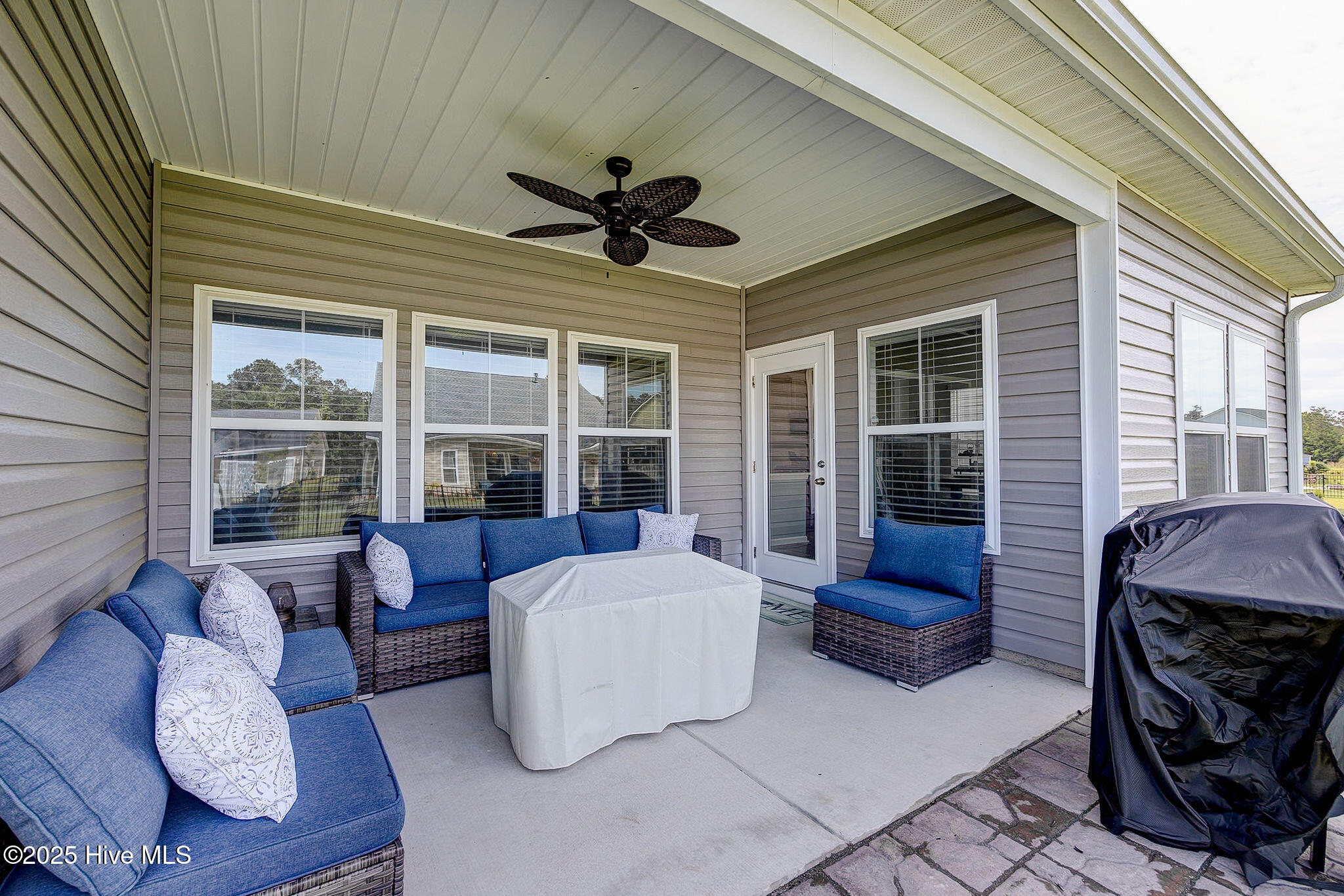 100506096 | Photo 35