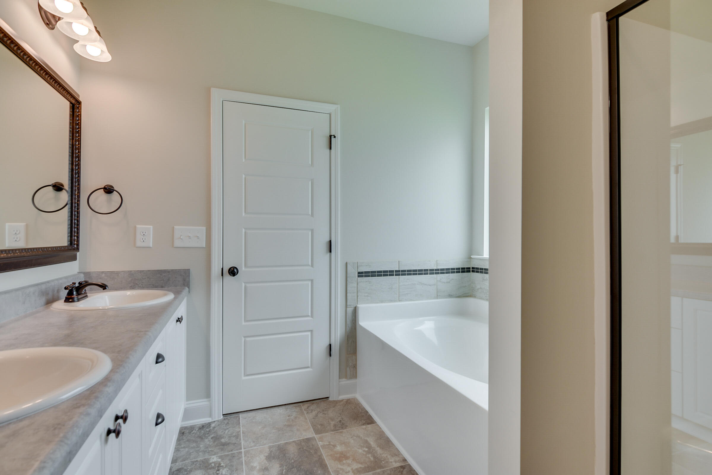 Bridgeport Primary Bath