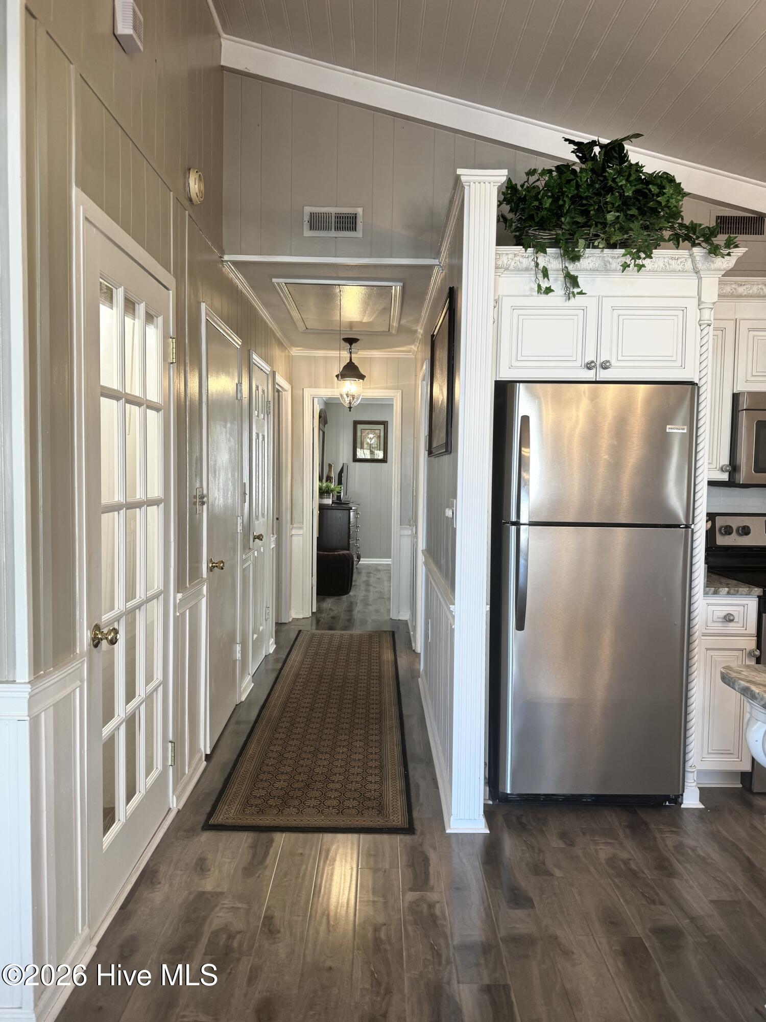 100558799 | Photo 28