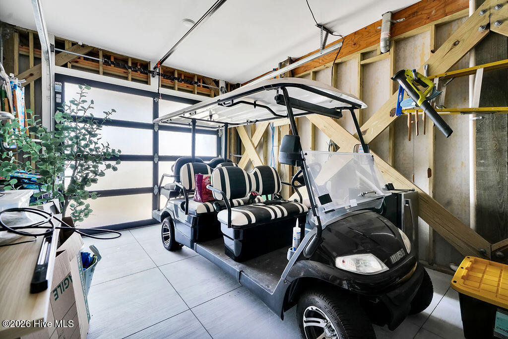 100560016 | Photo 52