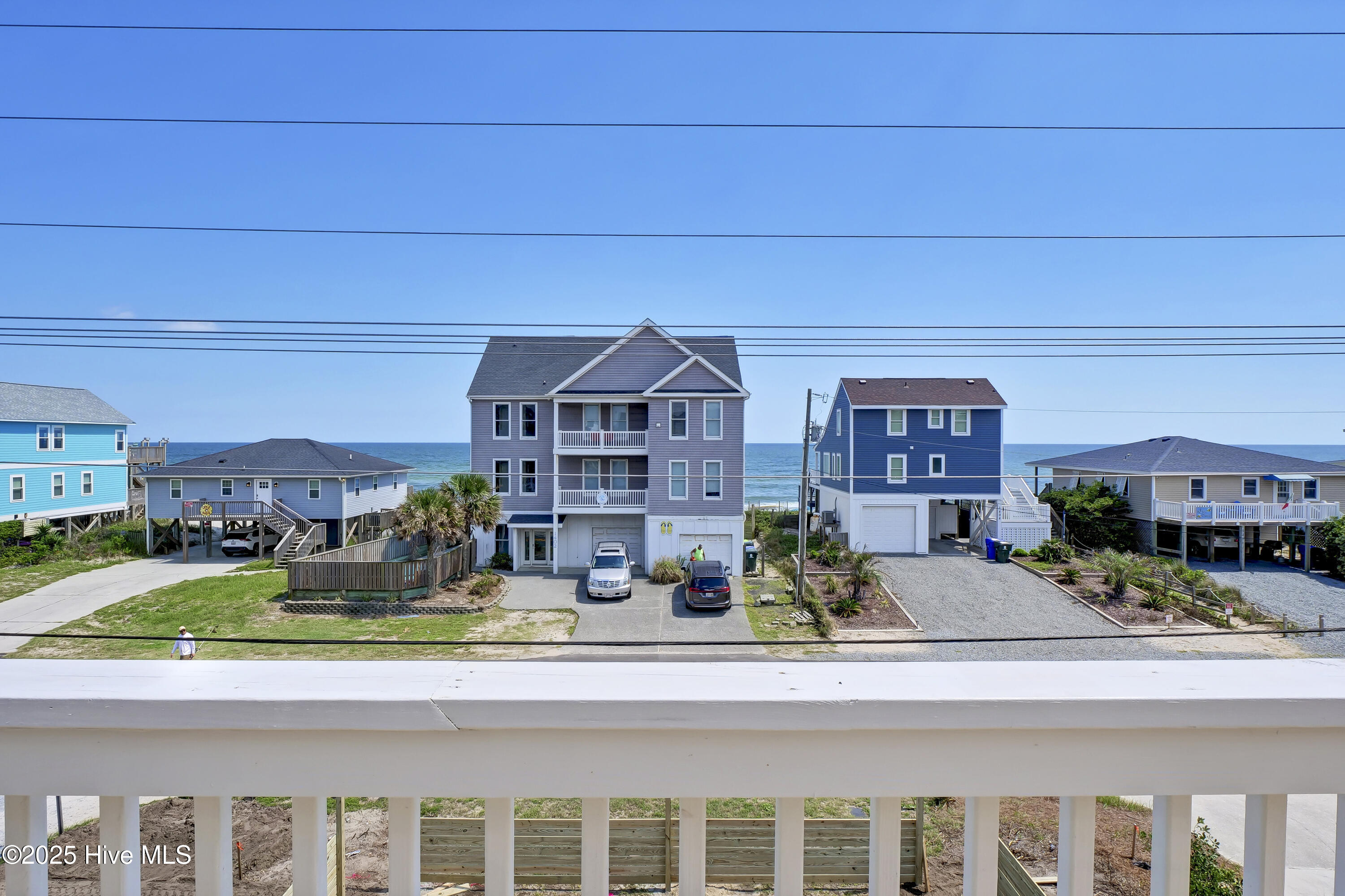 100521300 | Photo 41