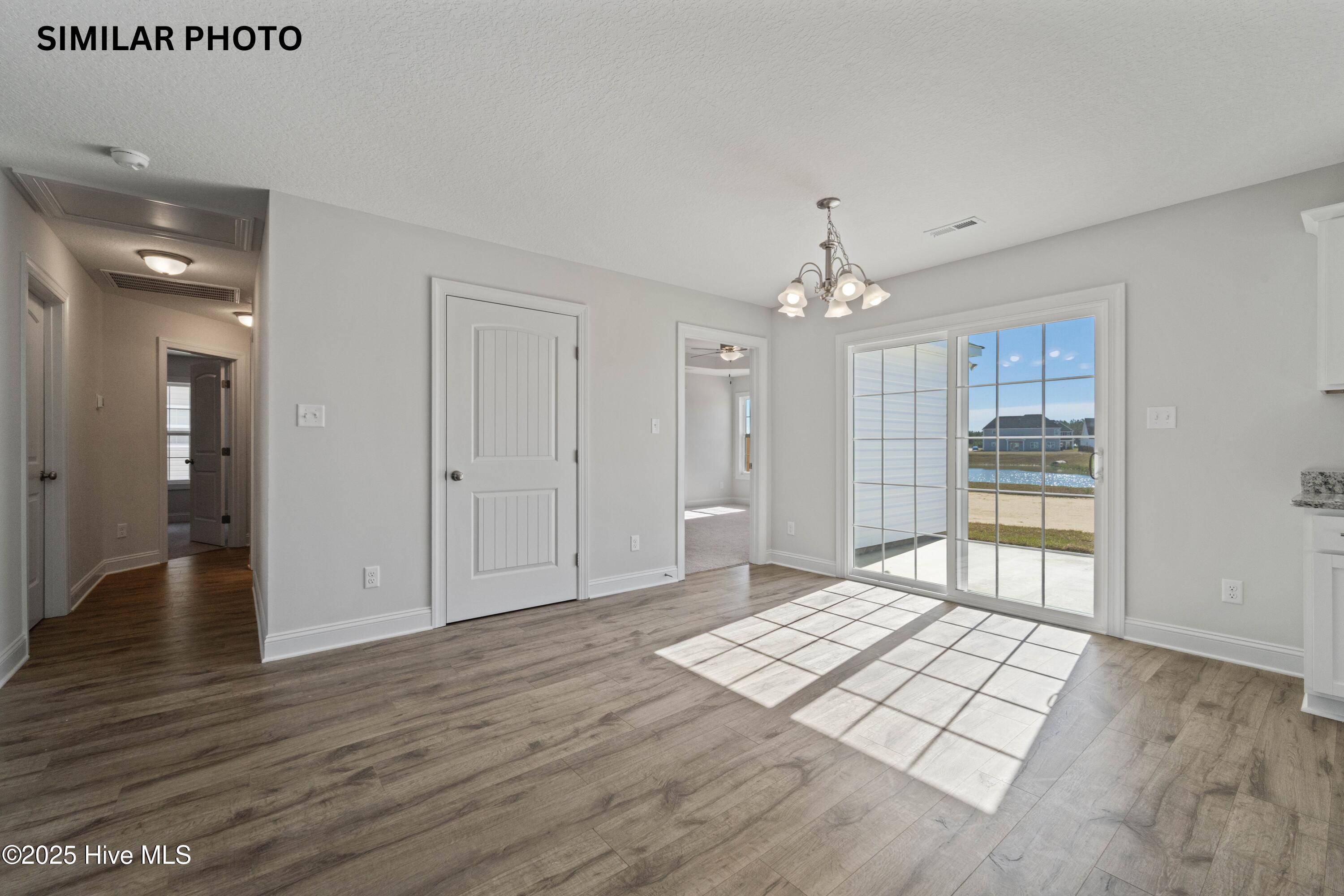 100530676 | Photo 10