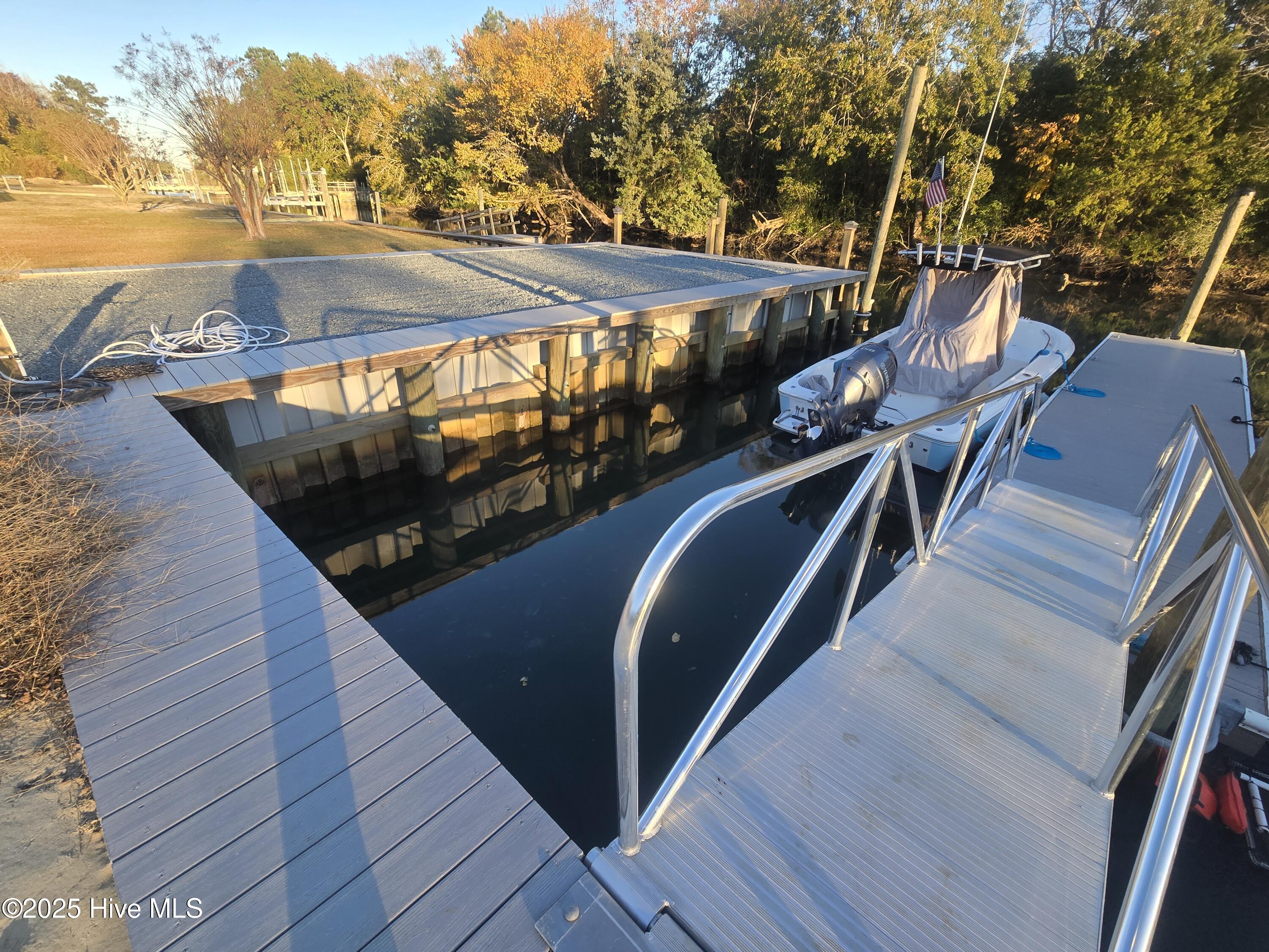 100541975 | Photo 10