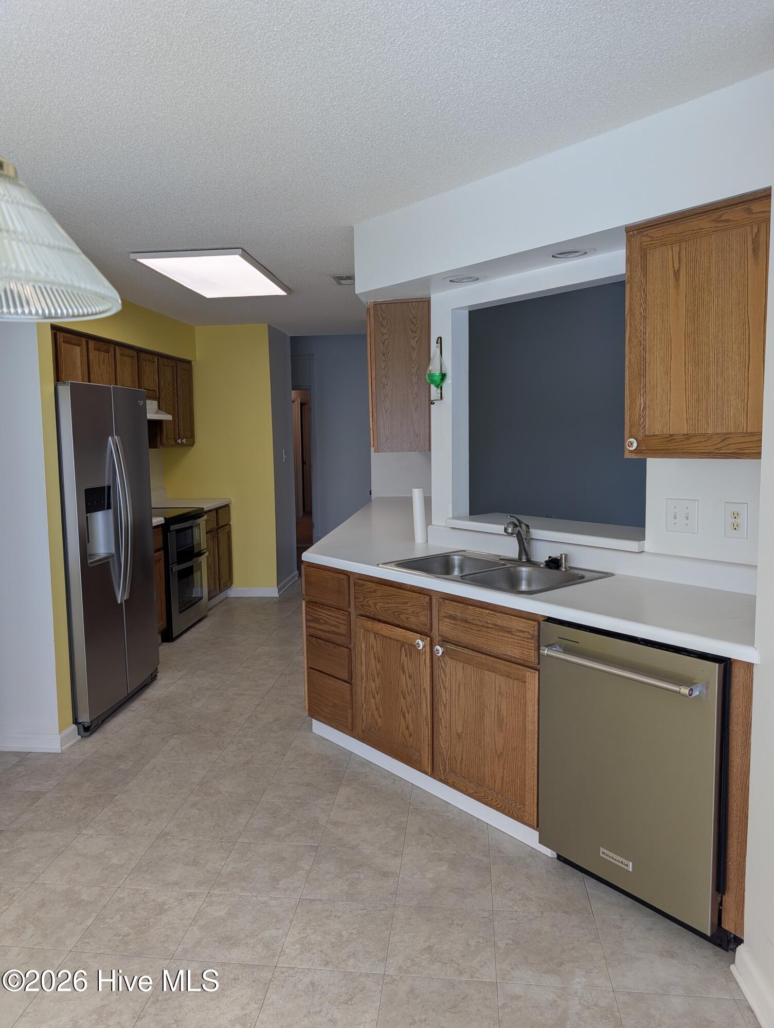 100561832 | Photo 13