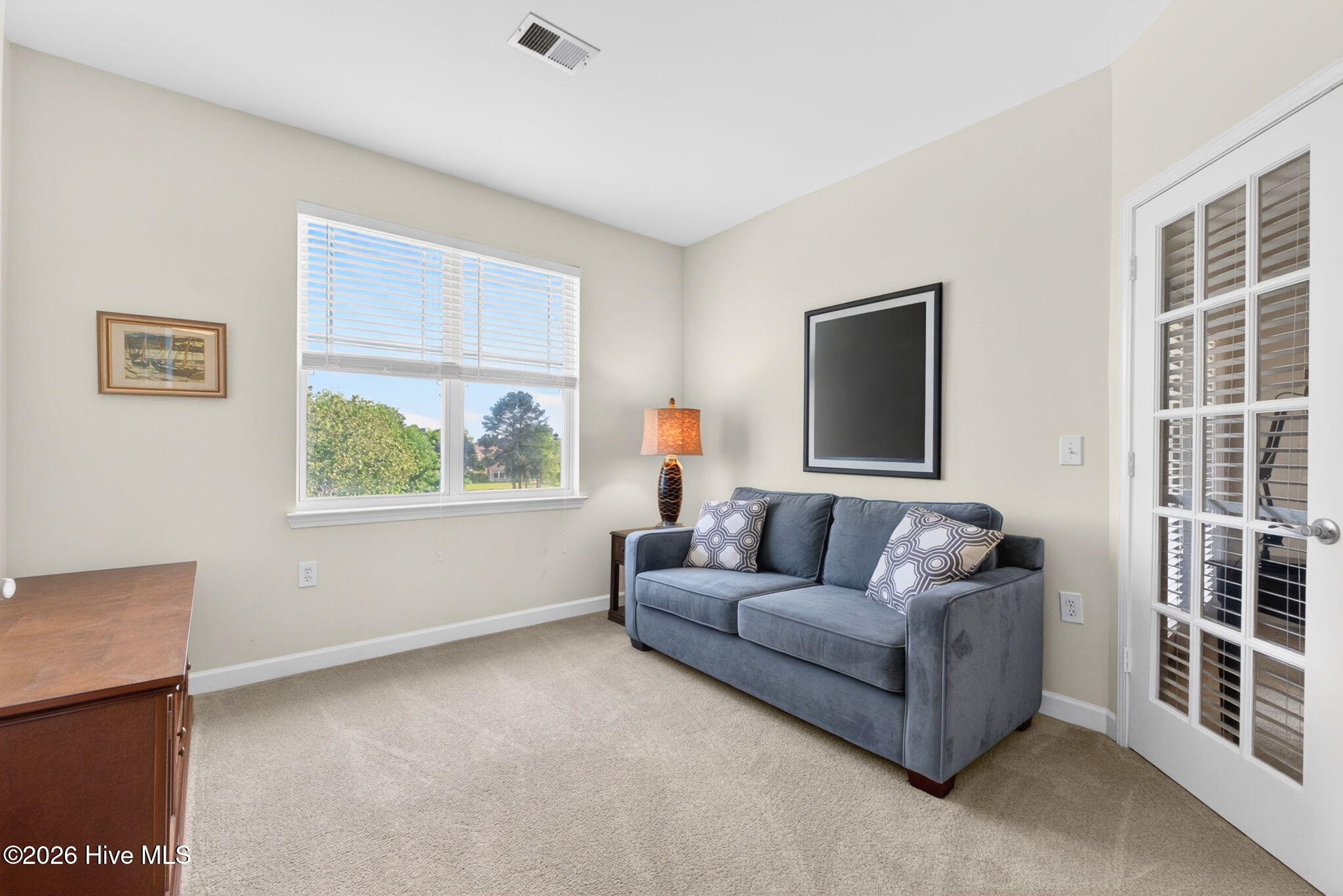 100568431 | Photo 11