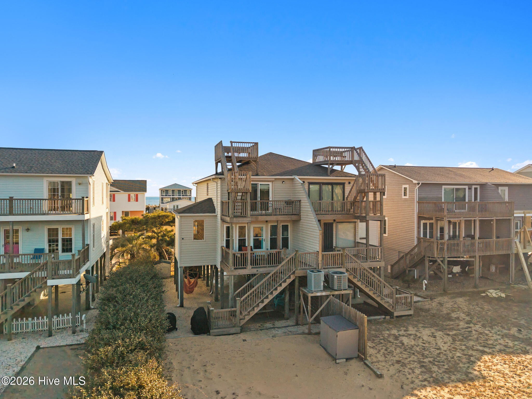 100553073 | Photo 48