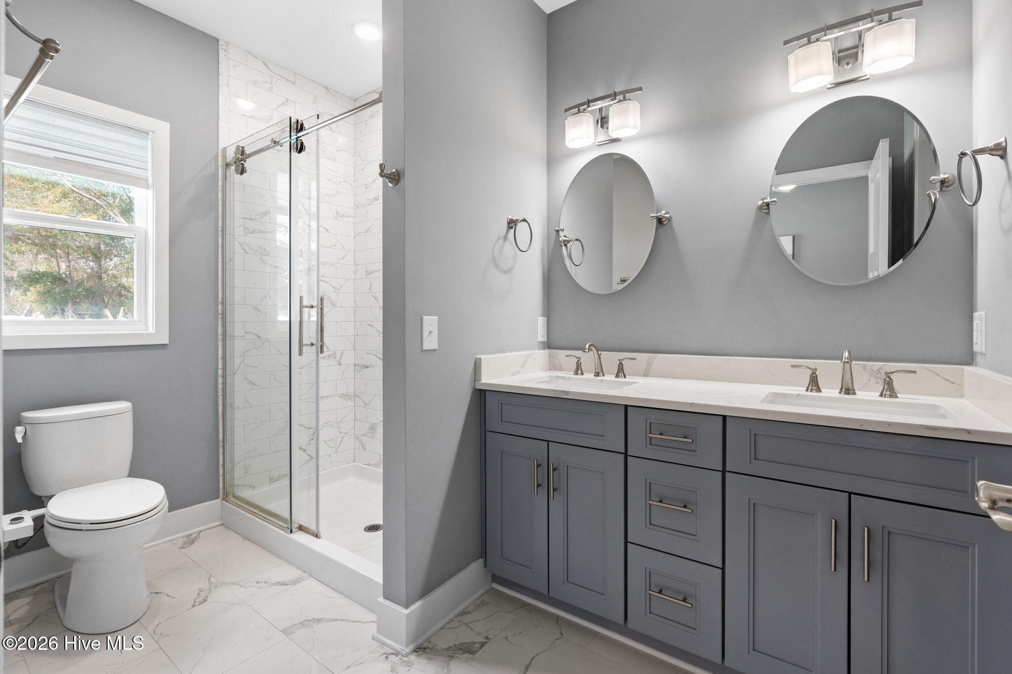 100568020 | Photo 15