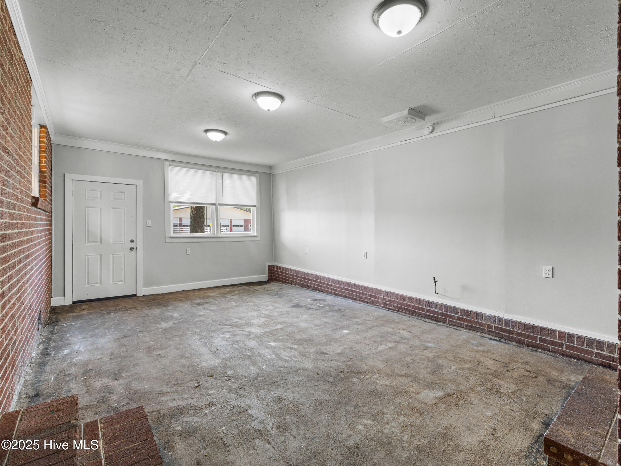 100529453 | Photo 29