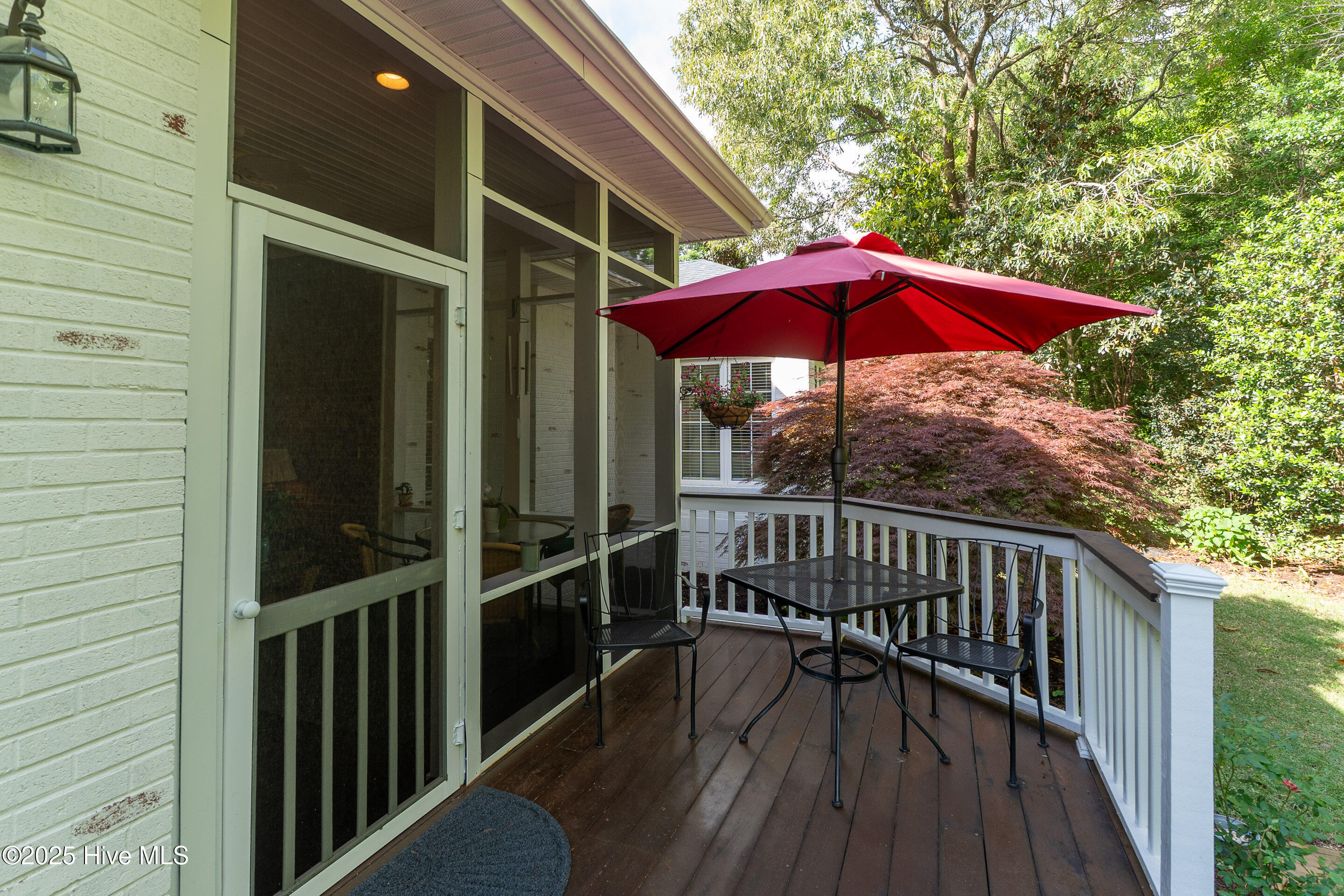 100549732 | Photo 34