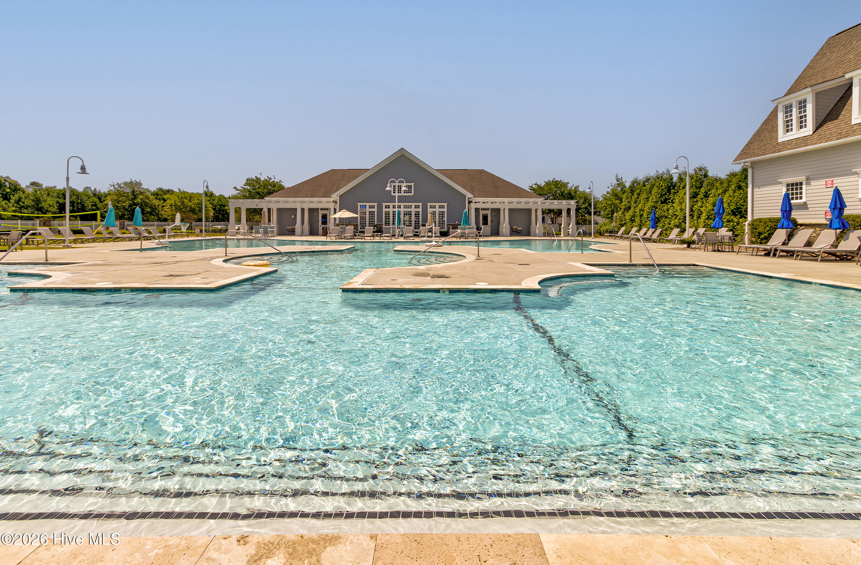 100559873 | Photo 47