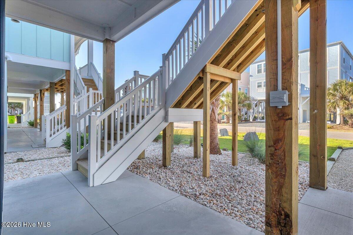 100565716 | Photo 66