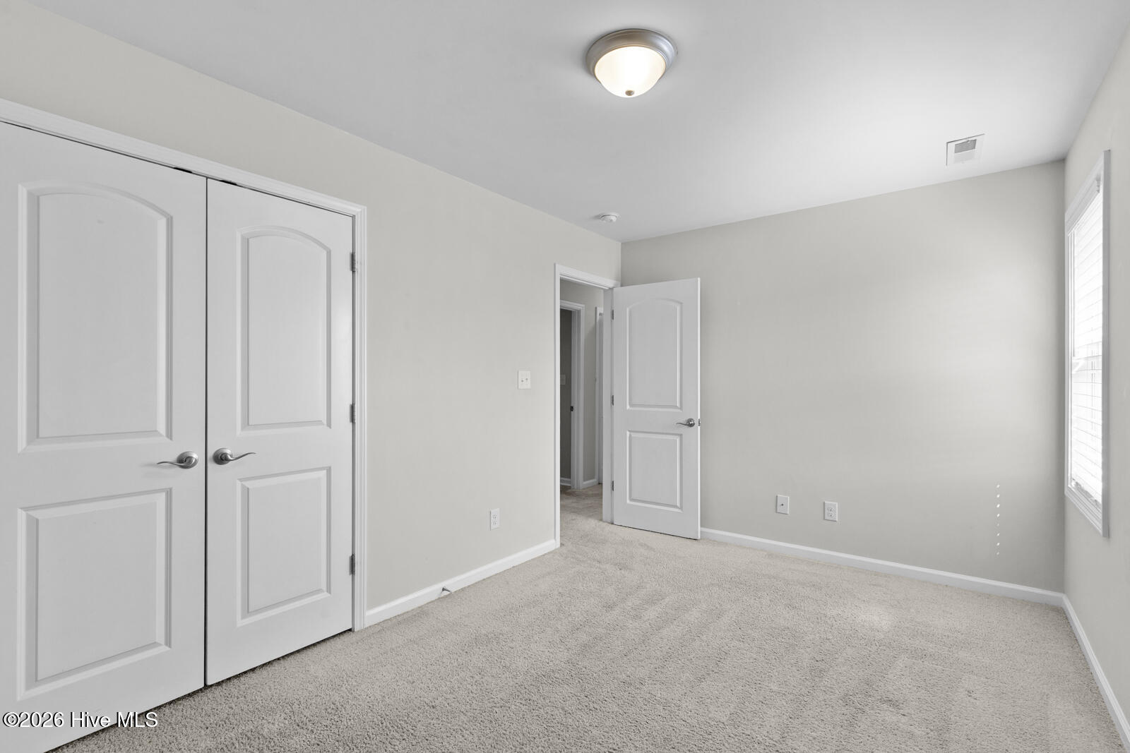 100563691 | Photo 17