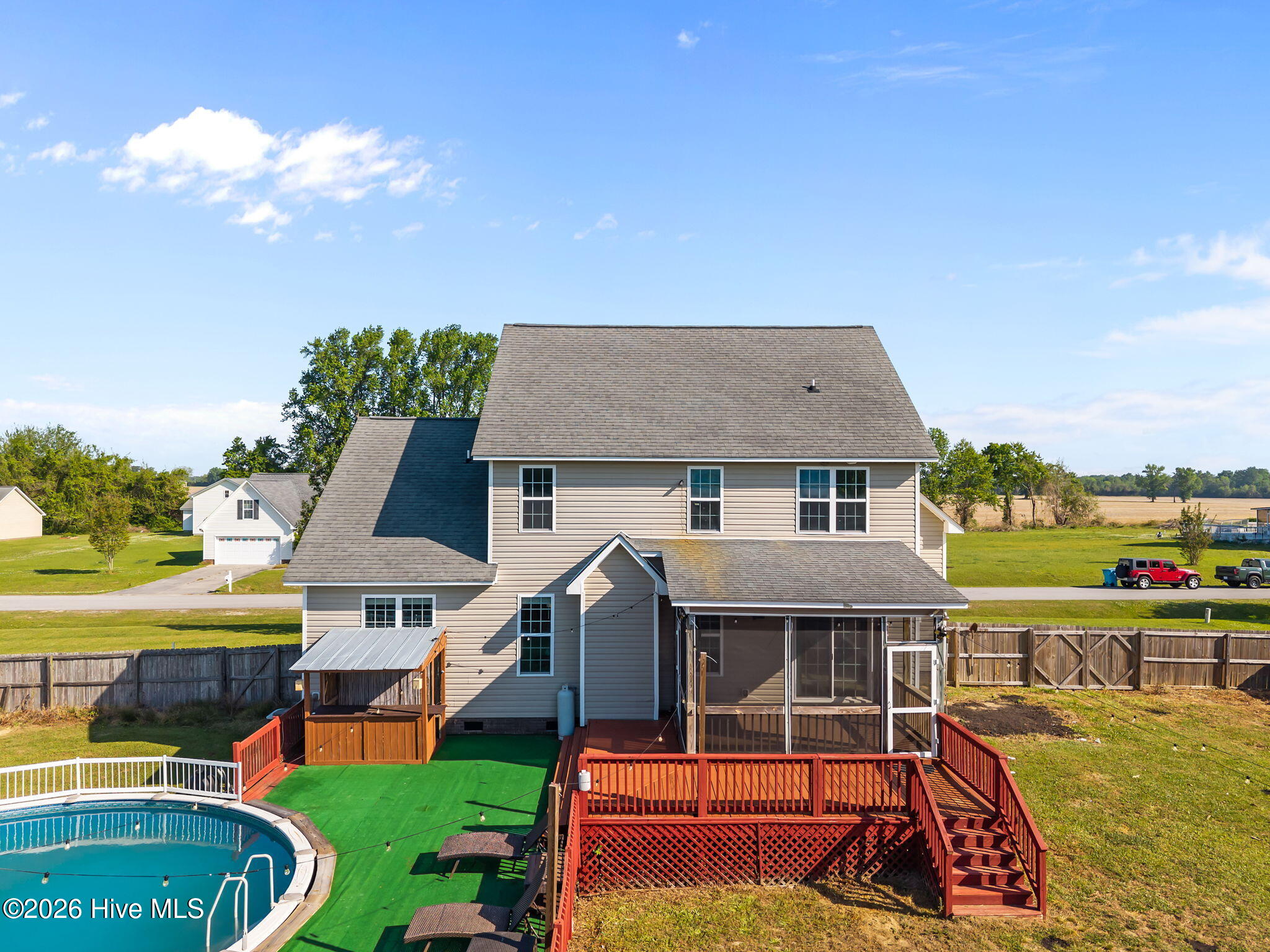 100568078 | Photo 26