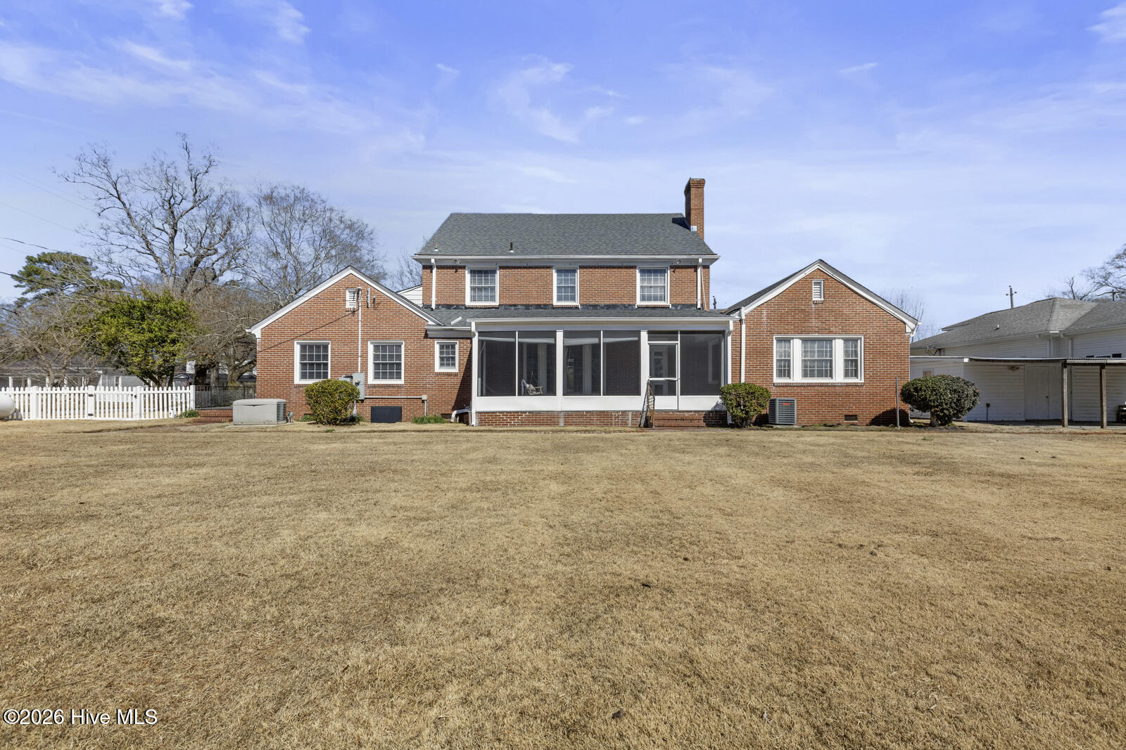 100557416 | Photo 73