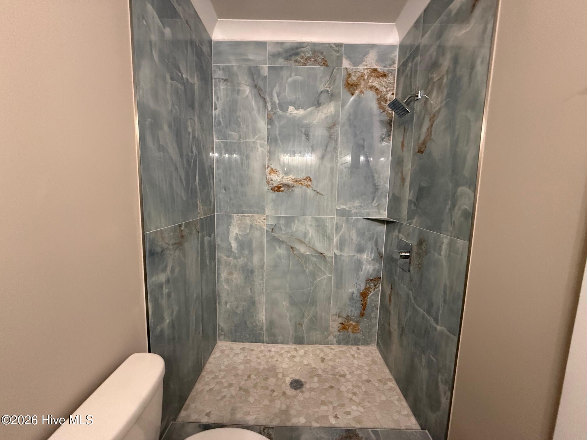 100554373 | Photo 11