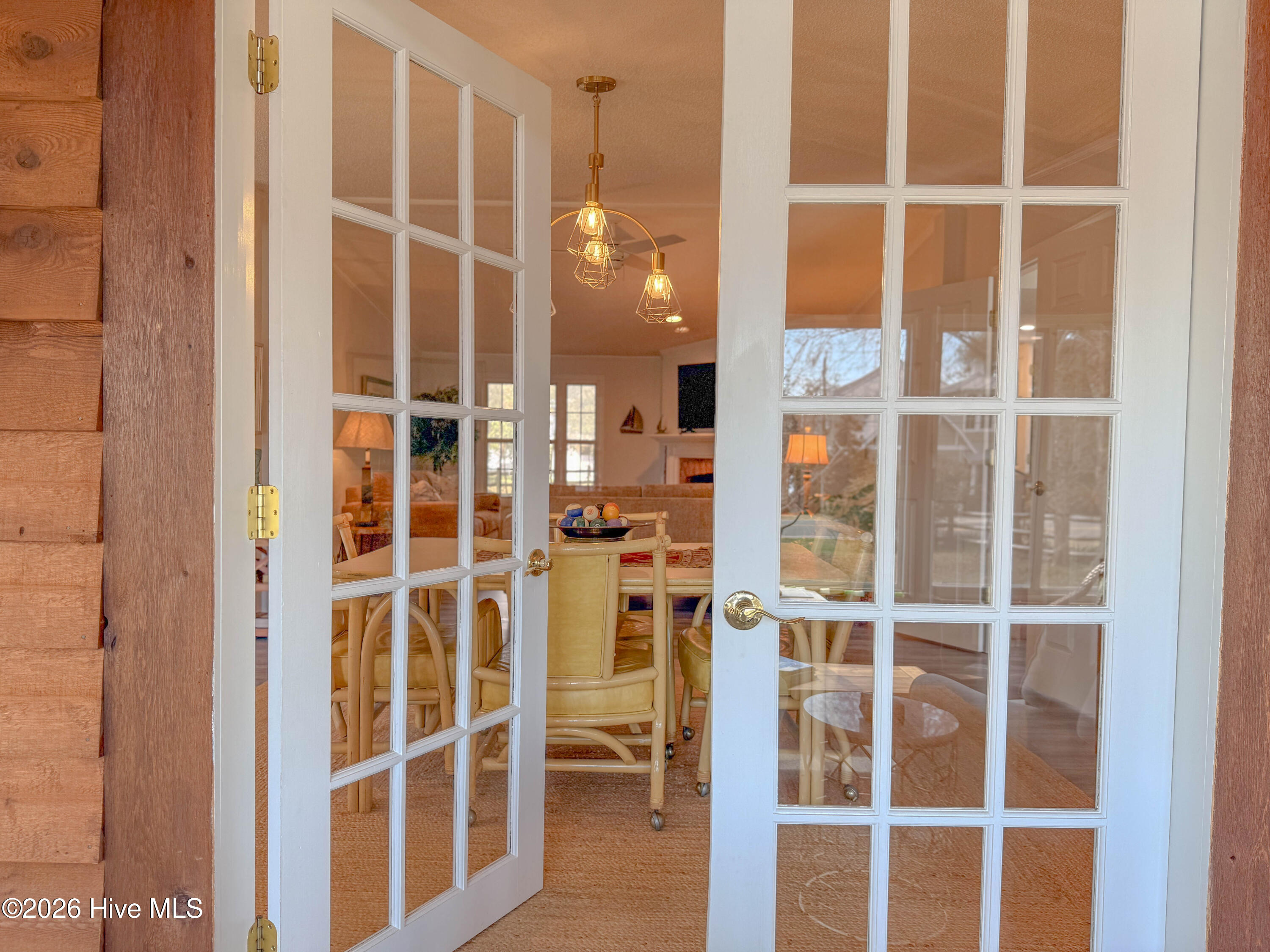 100559362 | Photo 30