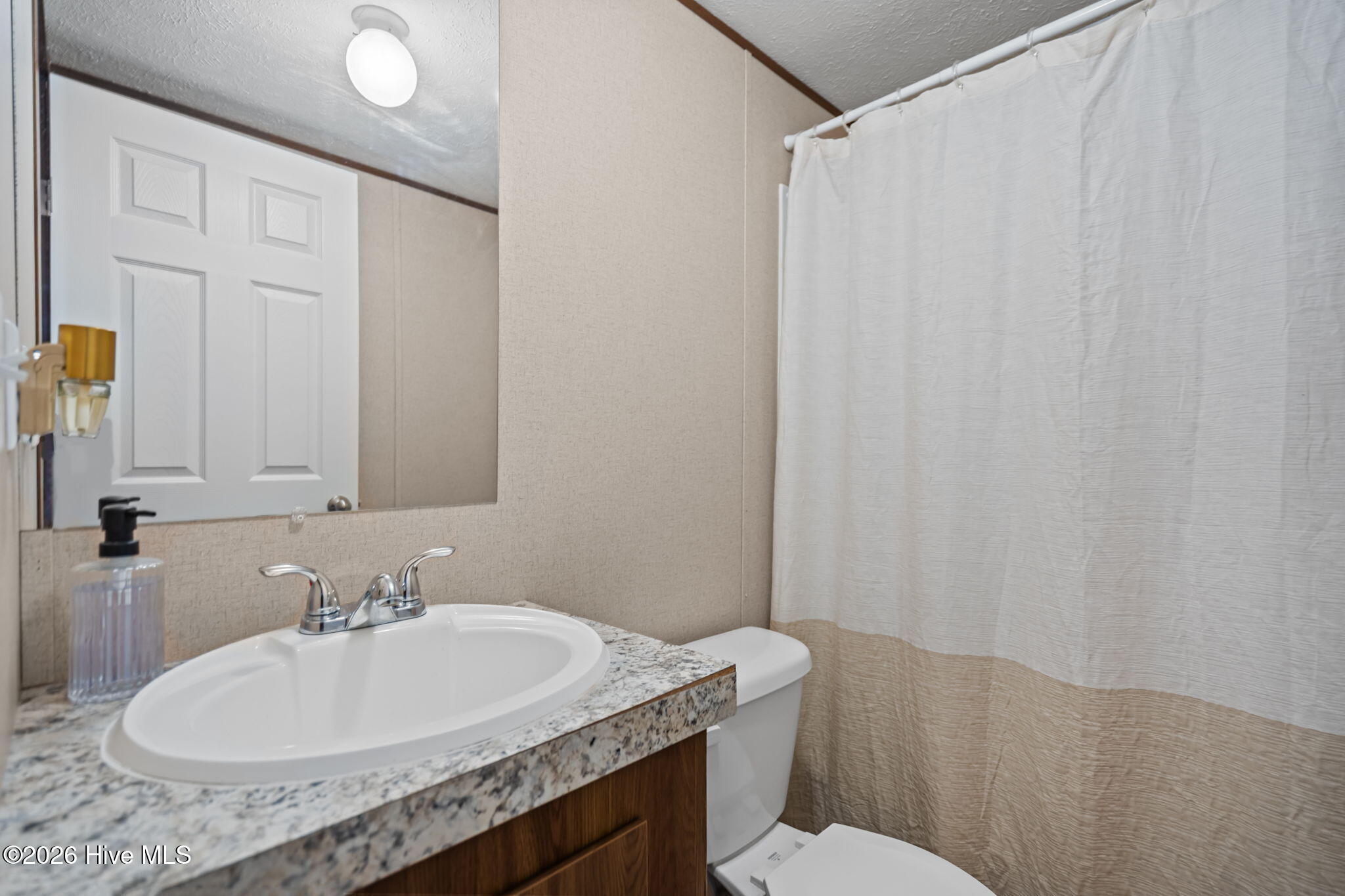 100562806 | Photo 26