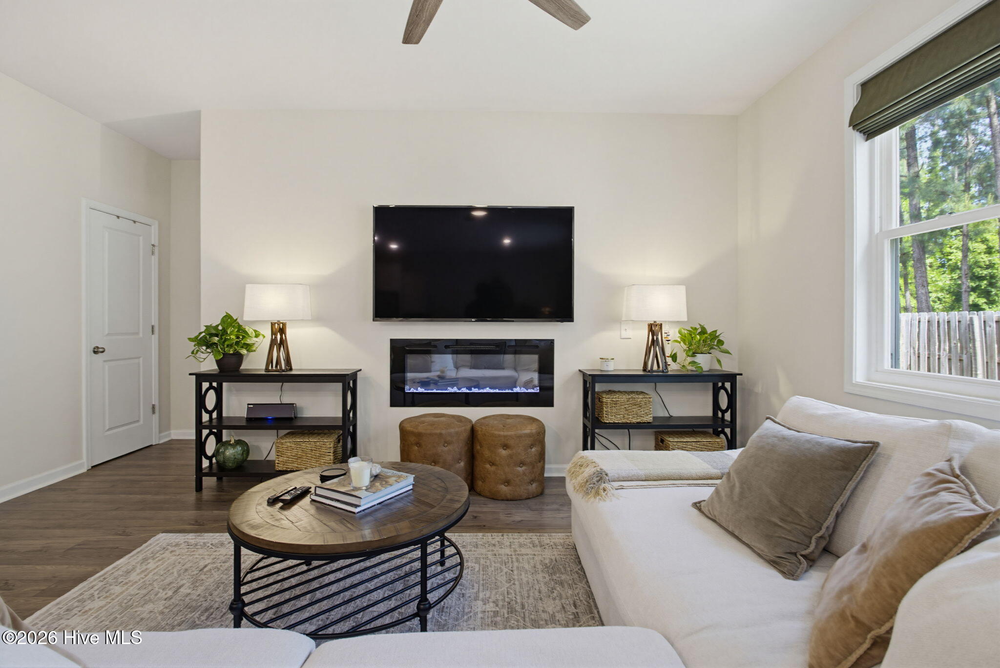 100569324 | Photo 12